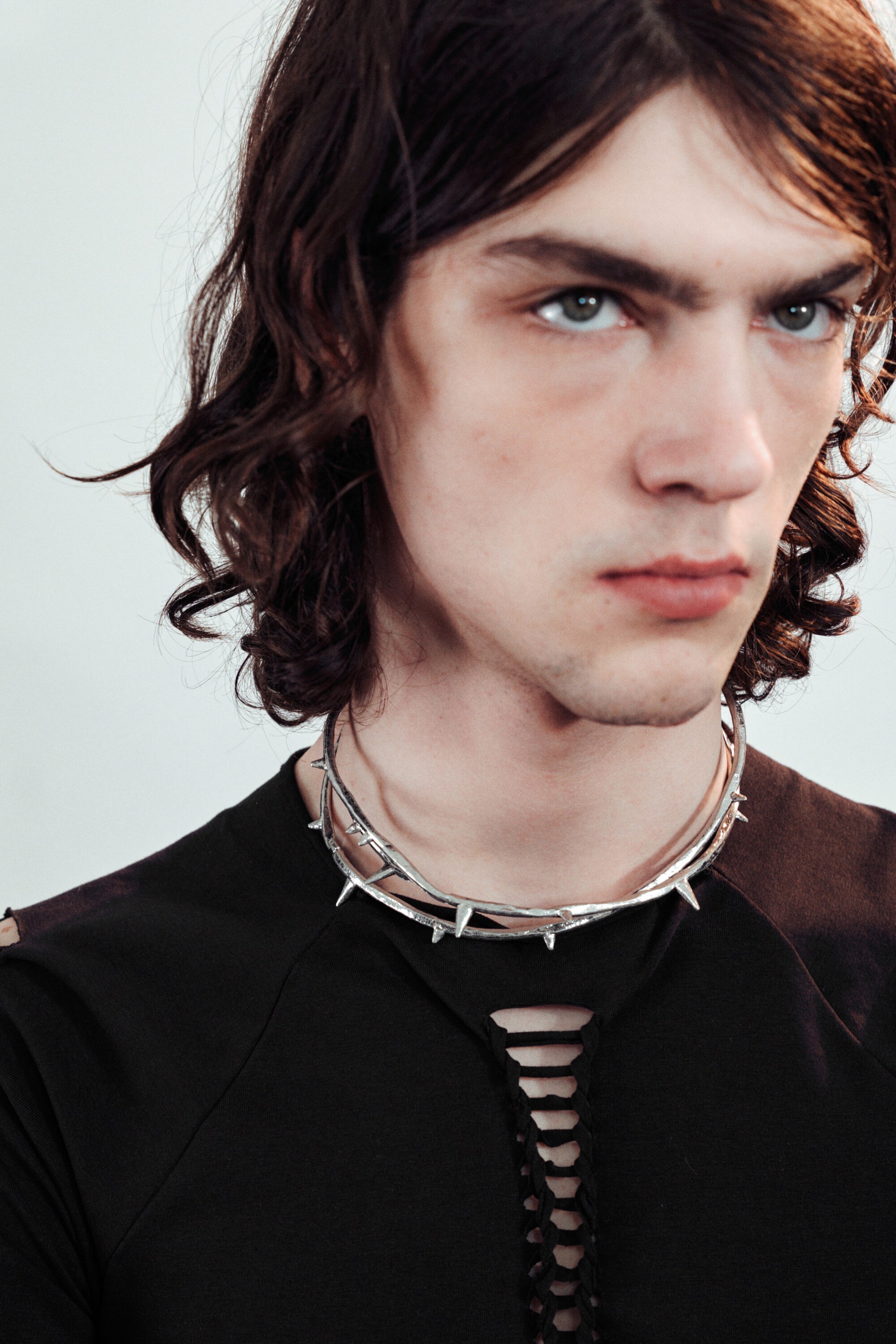 Dusty Light/Grey - Thorn Choker Necklace - 1