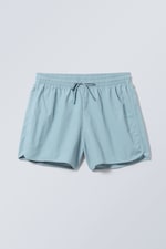 Taubenblau - Strukturierte, mittellange Badeshorts - 0