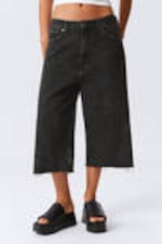 Washed Black - Galaxy Loose Twisted Denim Shorts - 1