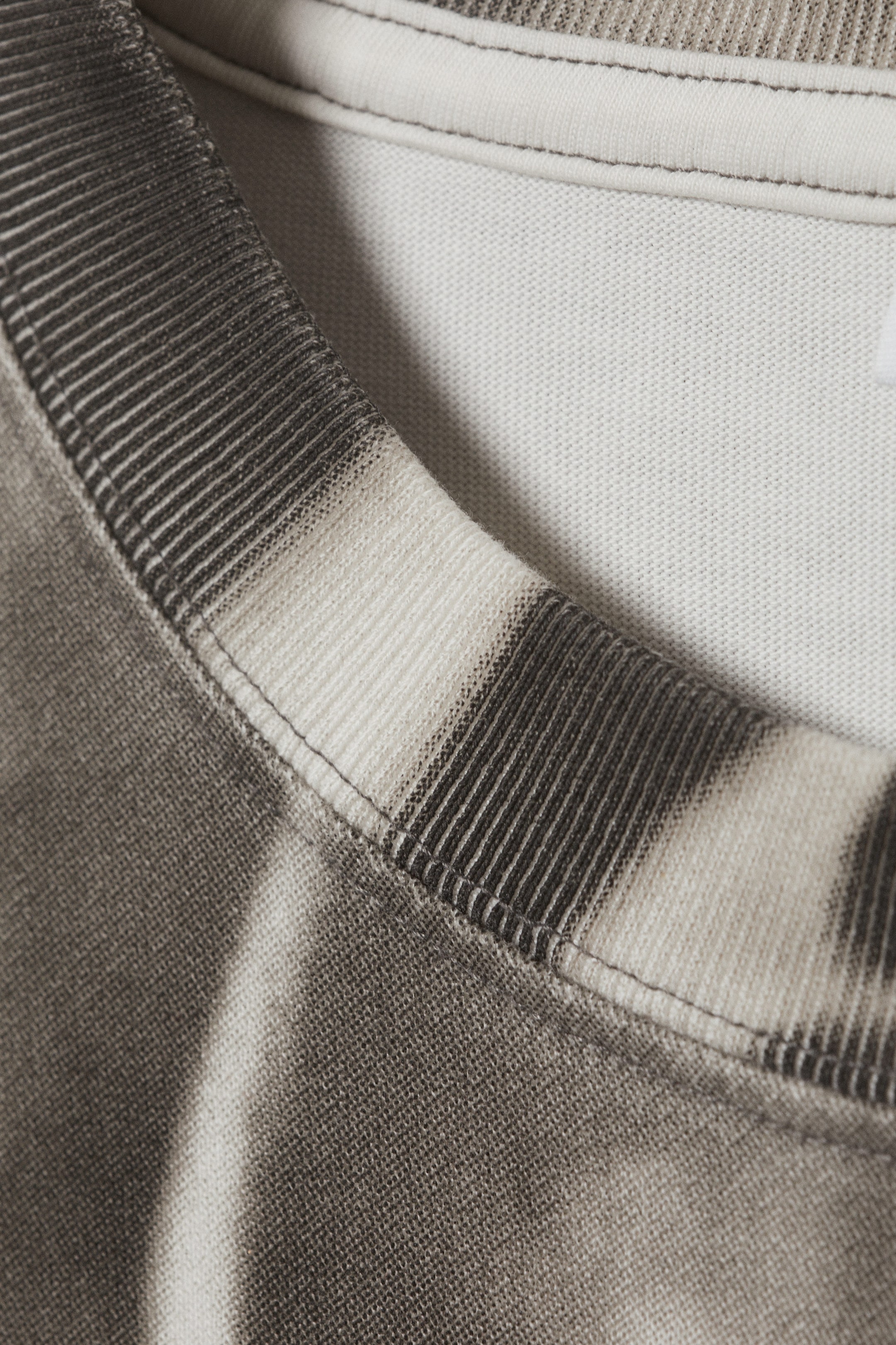 Dunkelgrau - Drachen-Print - Kastiges Langarmshirt mit Grafikprint - 5