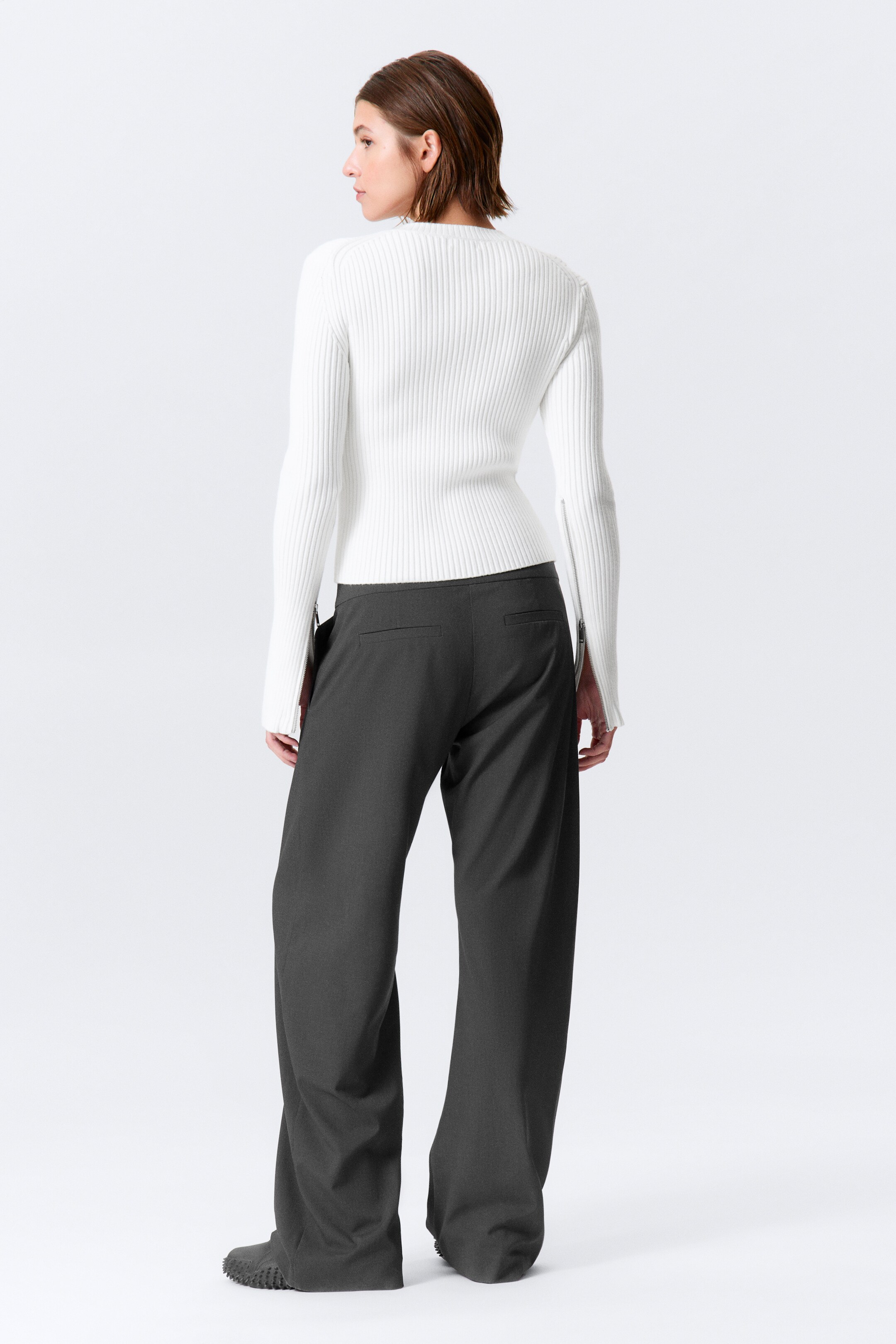 Преглед на по-голямо изображение: Рипсено вталено жилетка с цип - Бял - ЖЕНИ | H&M BG 4