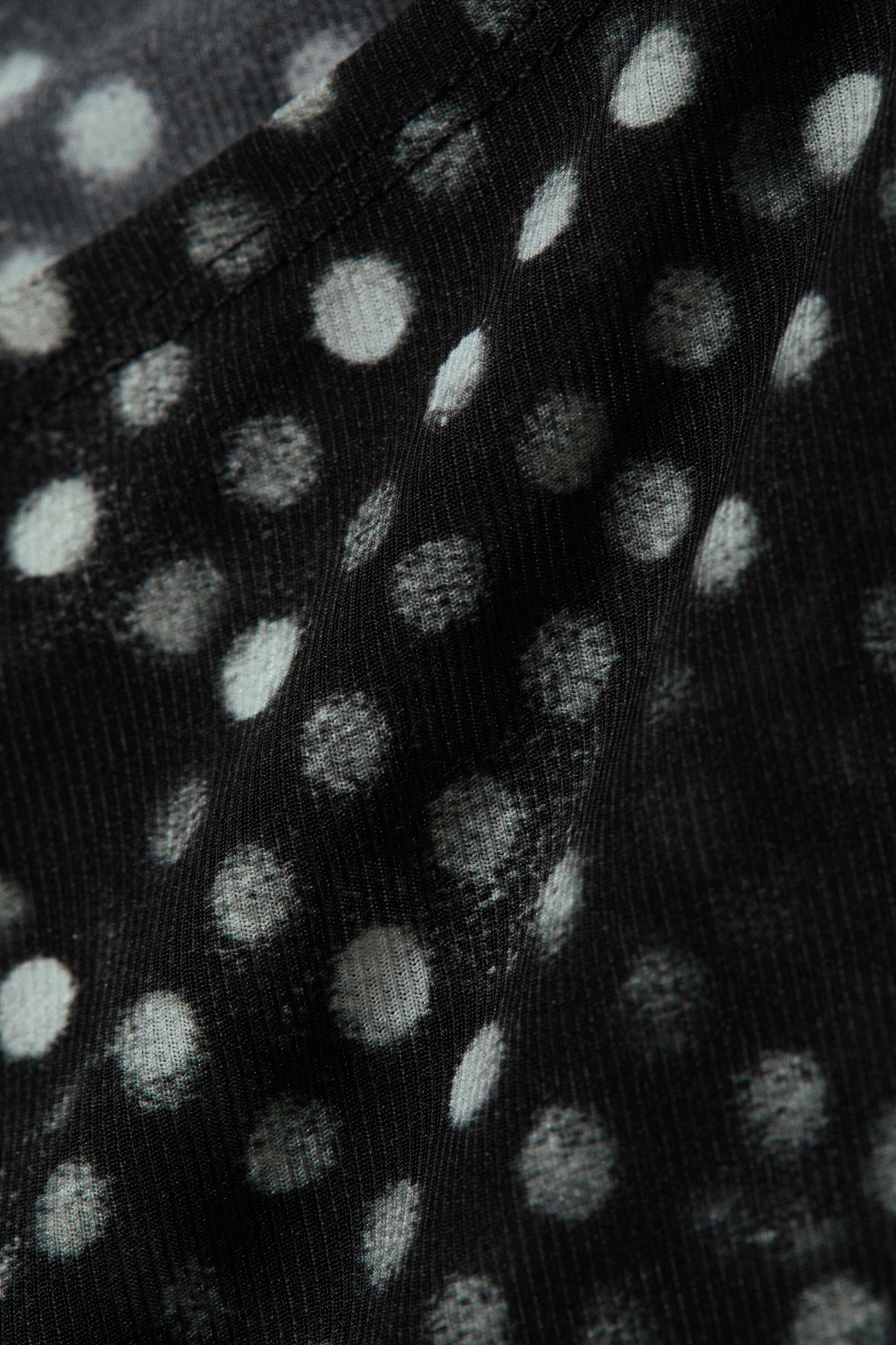 Ingrandisci l'immagine: Sleeveless Printed Mesh Top - Black Polka Dot Spray - DONNA | H&M CH 2