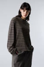 Dunkelbraun gestreift - Gestreiftes Longsleeve mit Boxy Fit - 0