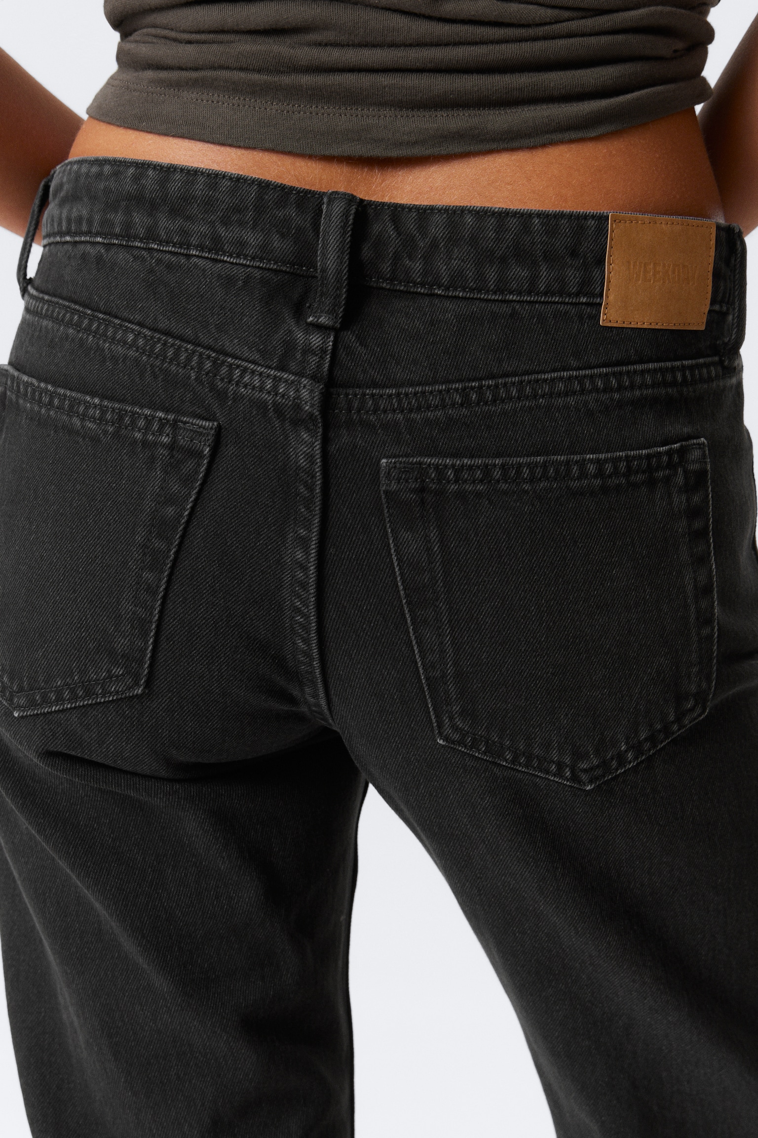 Jean droit standard taille basse Arrow - Tuned Black – Noir/Second Blue – Bleu moyen/Board Blue - Medium Blue/Blue Fade - Bleu moyen/Aeon Blue – Bleu clair/Clay Grey – Gris/Jackpot Blue – Bleu moyen/Mine Blue – Bleu moyen/Marsh Blue - Bleu foncé/Seventeen Blue - Bleu moyen/Summer Blue – Bleu clair - 7