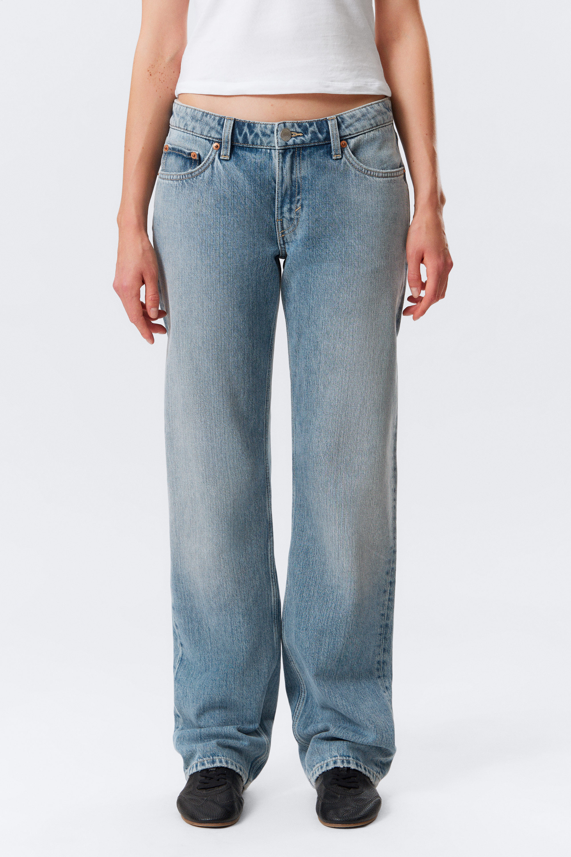 Blue Fade - Medium Blue - Arrow Low Rise Regular Straight Leg Jeans - 2