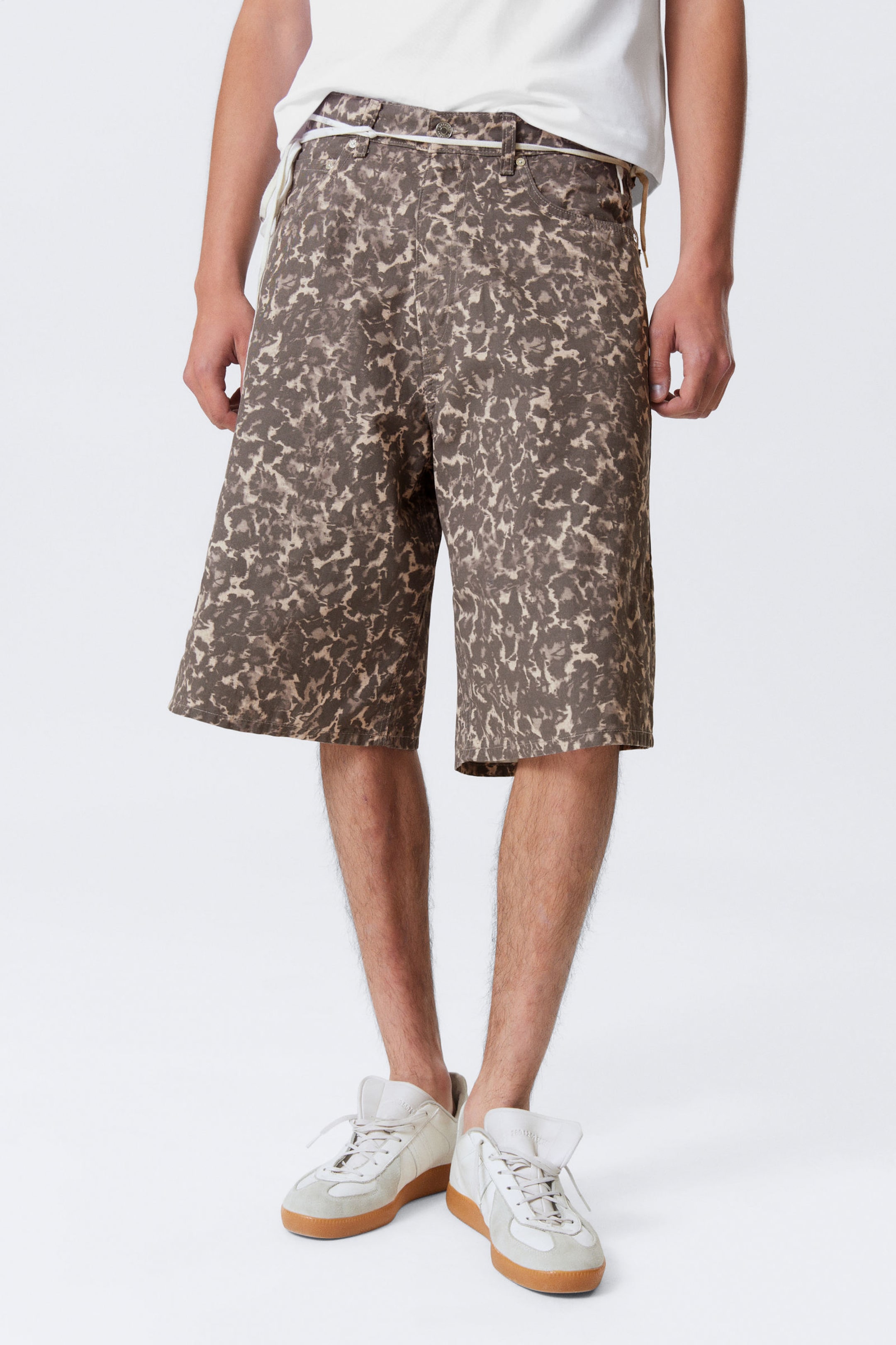 #70645F - Lockere Baggy-Shorts aus bedrucktem Baumwoll-Twill - 2
