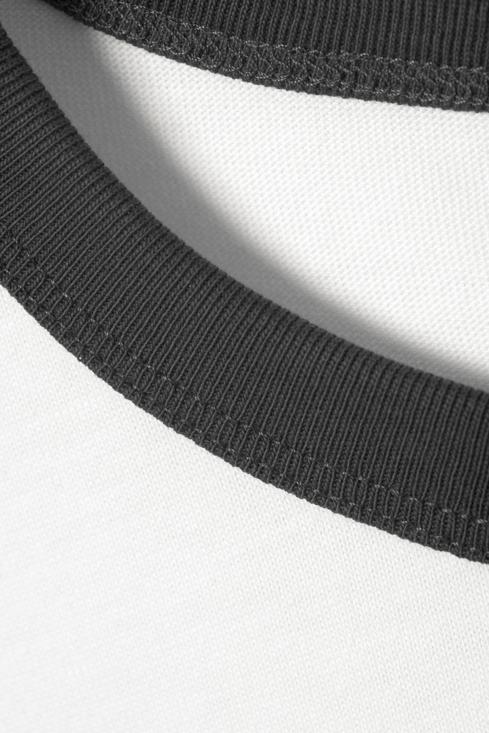Black & White - Short-Sleeved Contrast Trim Cotton T-shirt - 2