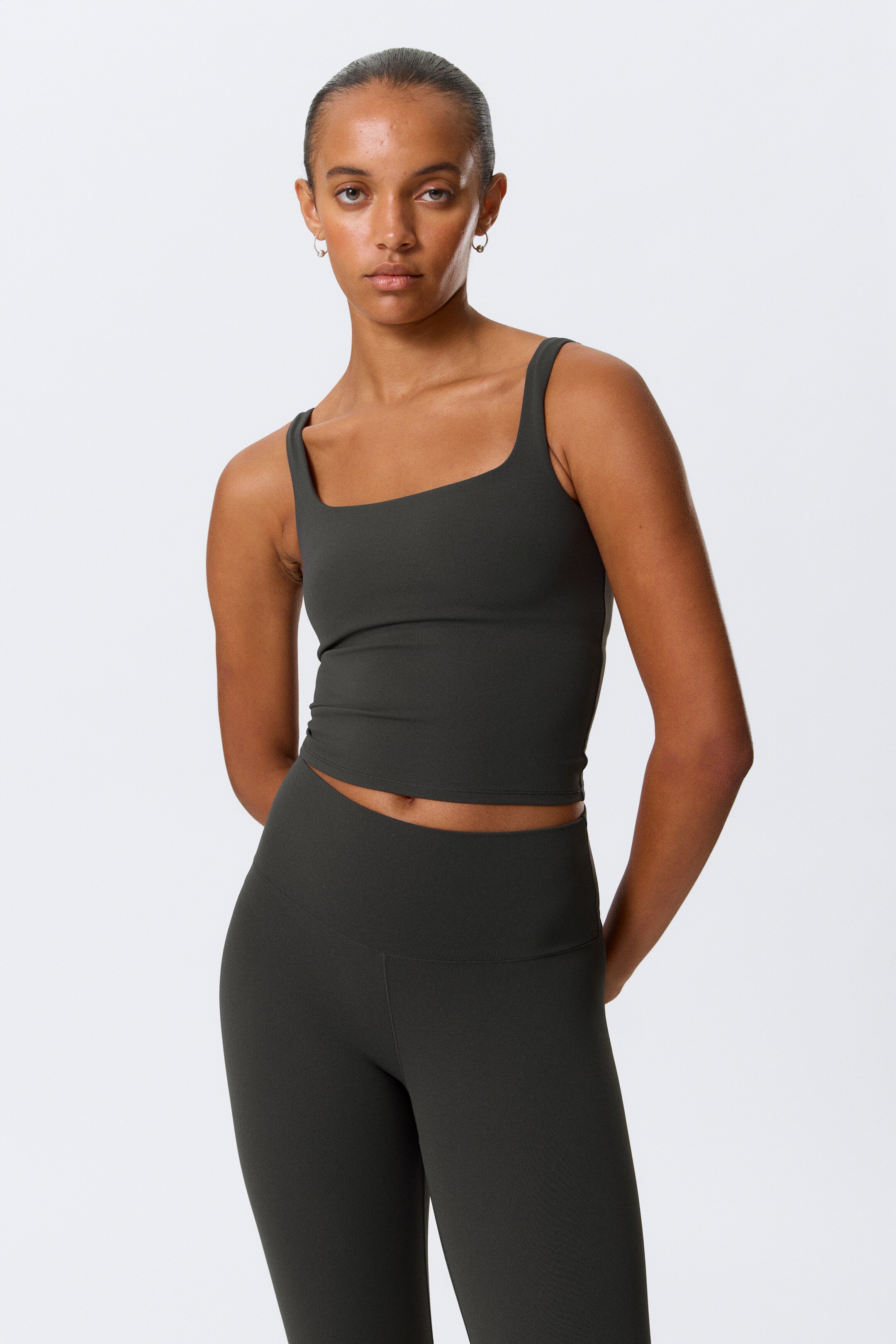Größeres Bild anzeigen: Cropped-Sporttop - Dunkelgrau - Ladies | H&M AT 3