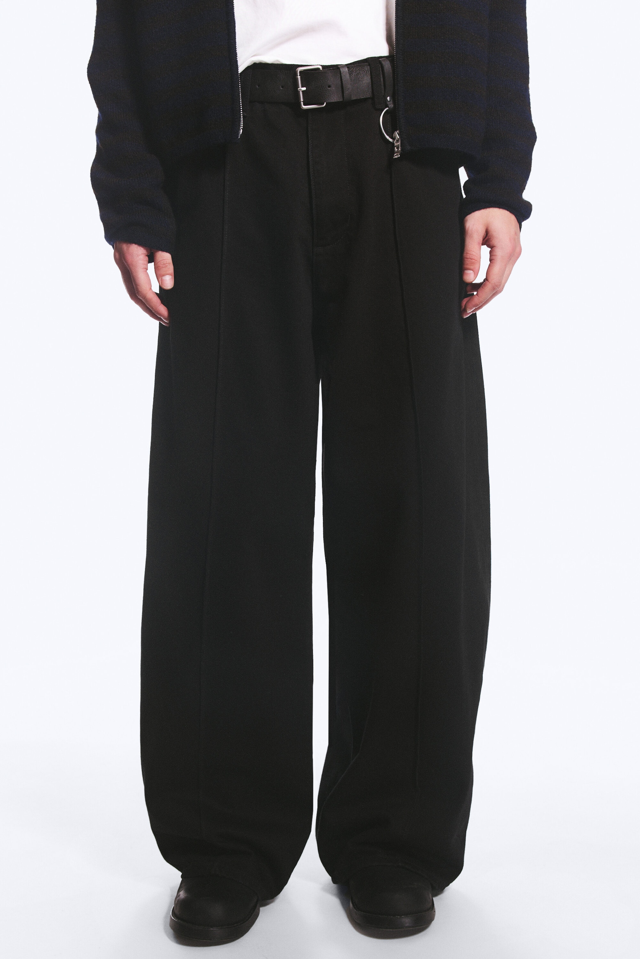 Black Rinse - Low-Rise Tailored Baggy Jeans - 2