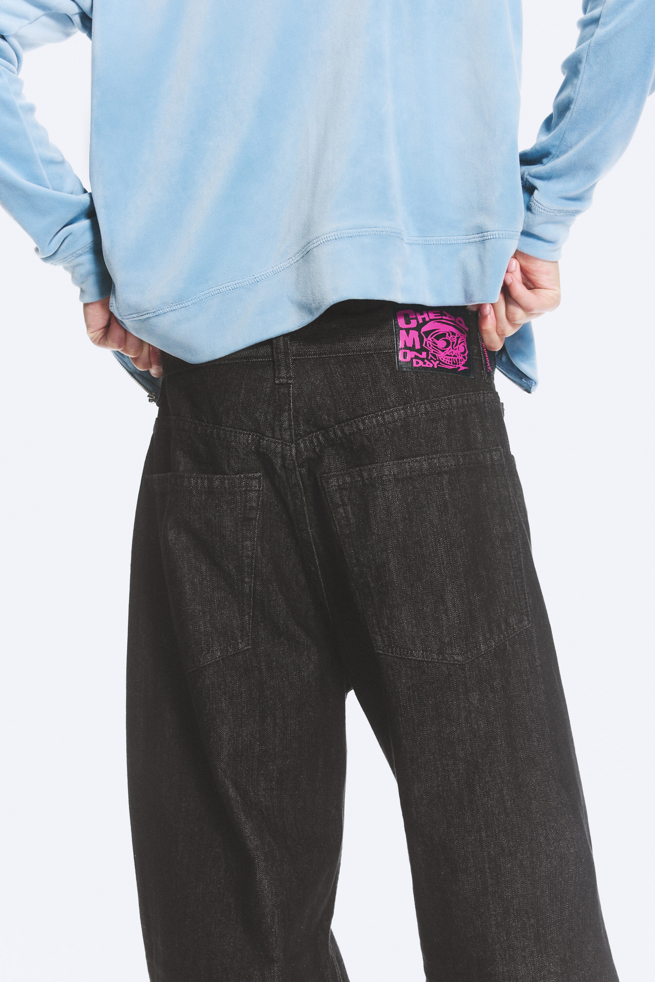 Extra Black Rinse - Looser Regular Waist Loose Straight Jeans - 4