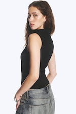 Svart - Asymmetrisk topp med knapper - 2