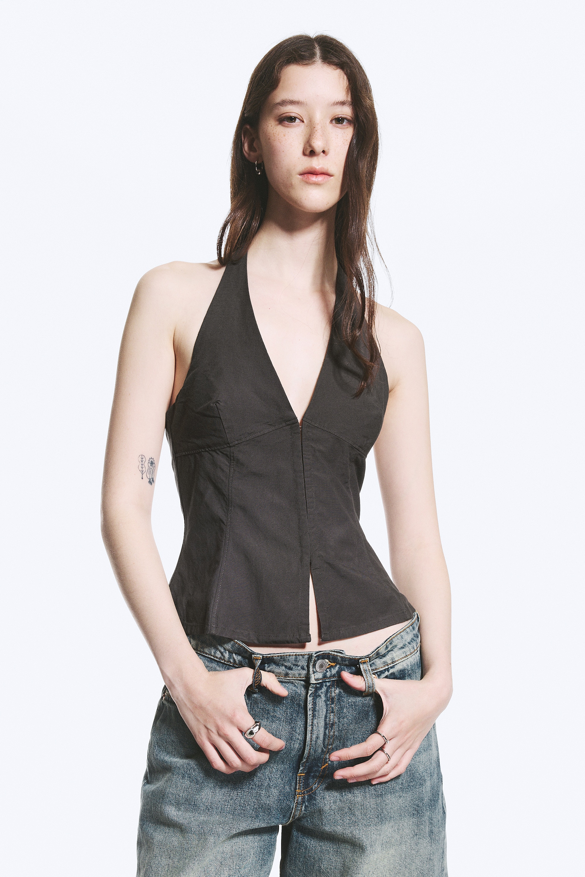 Top con scollo a V e ganci - Grigio scuro/Bianco