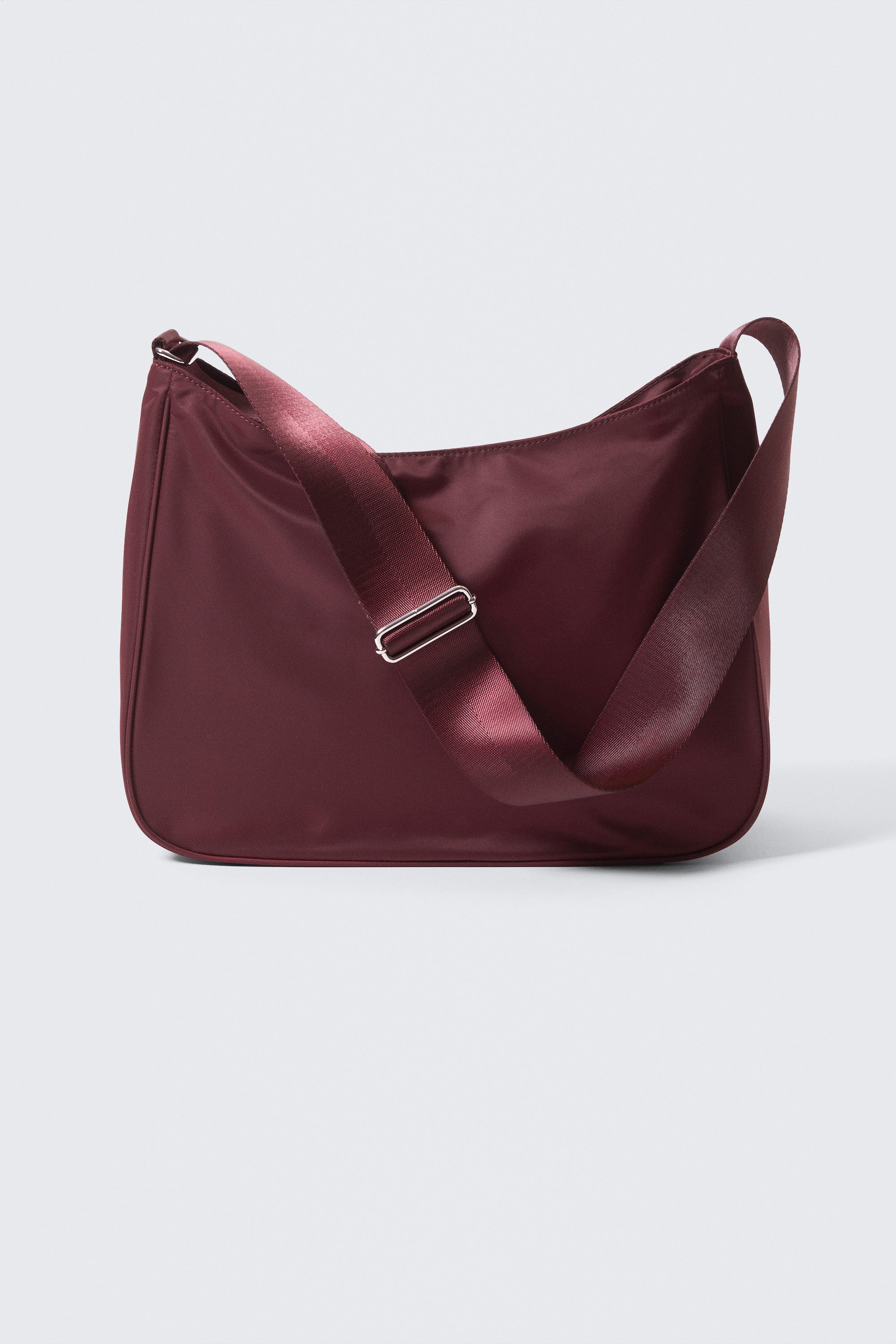 Dunkelrot - Mittelgroße Umhängetasche aus Nylon-Twill - 1