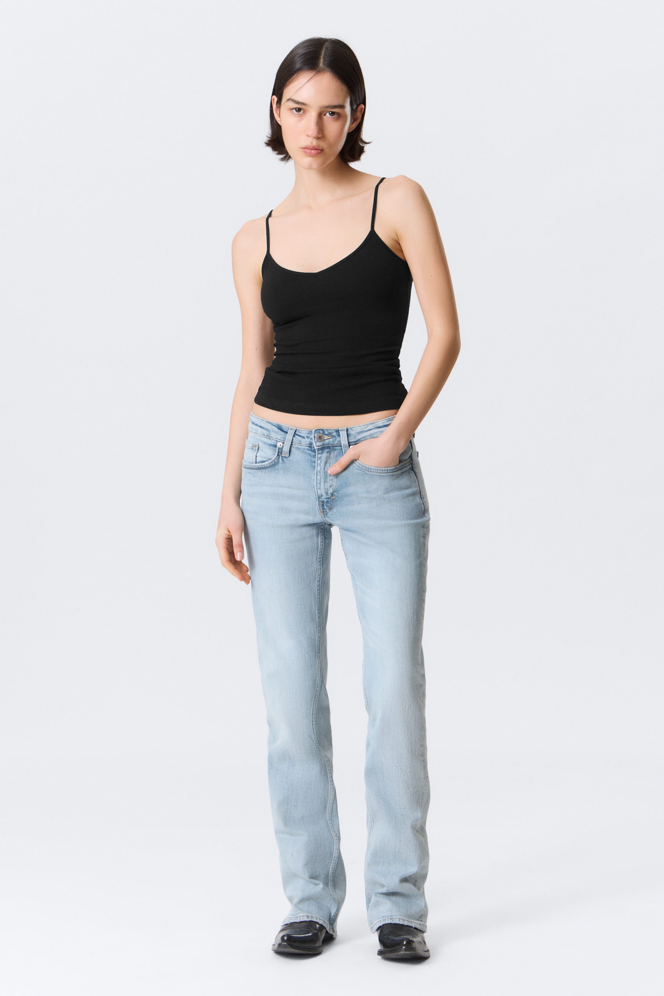 Schwarz - Schlankes Baumwoll-Unterhemd mit V-Ausschnitt - 2