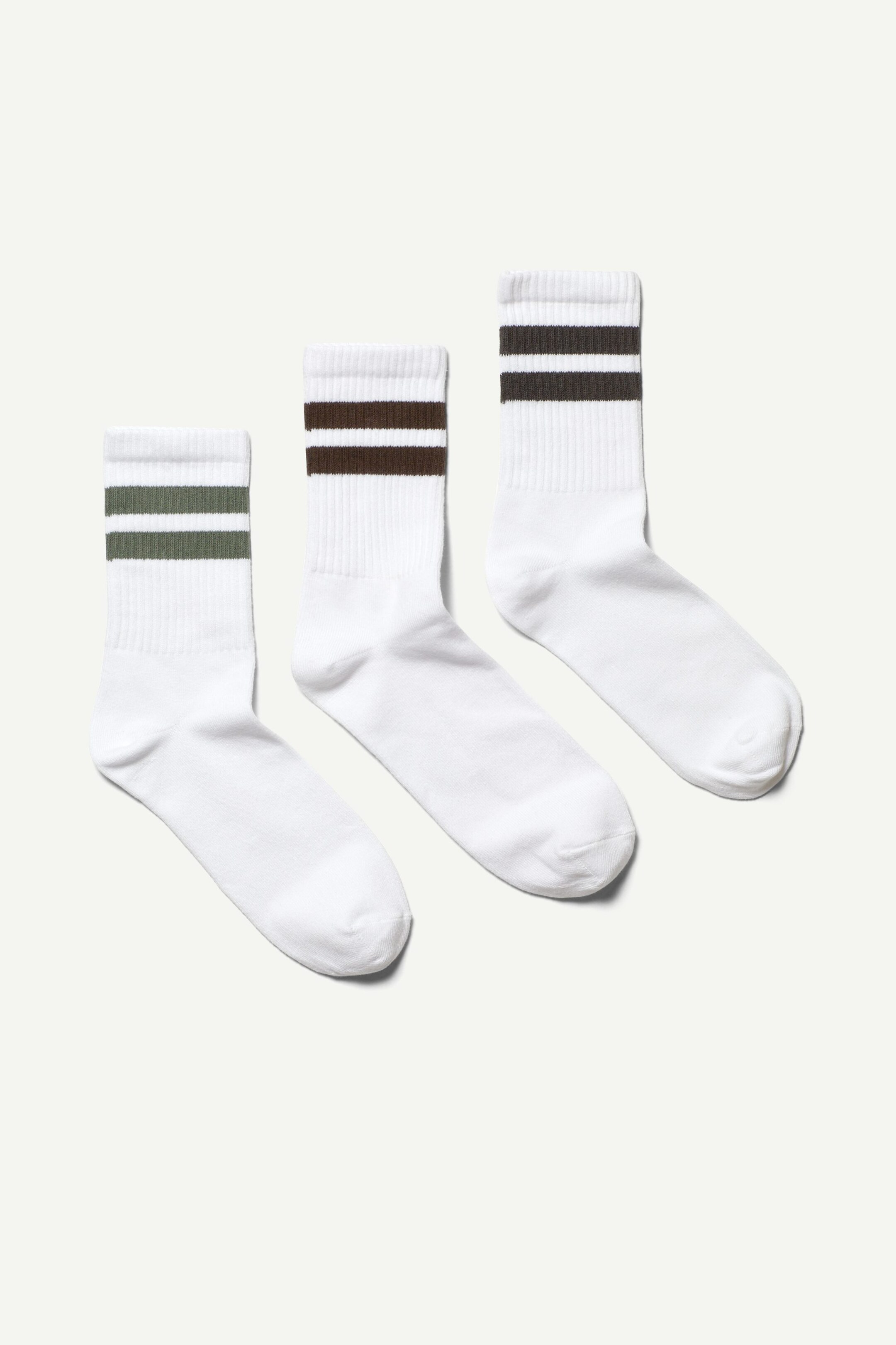 Weiß mit schwarzen Streifen - Gestreifte Sportsocken 3er-Pack - 0
