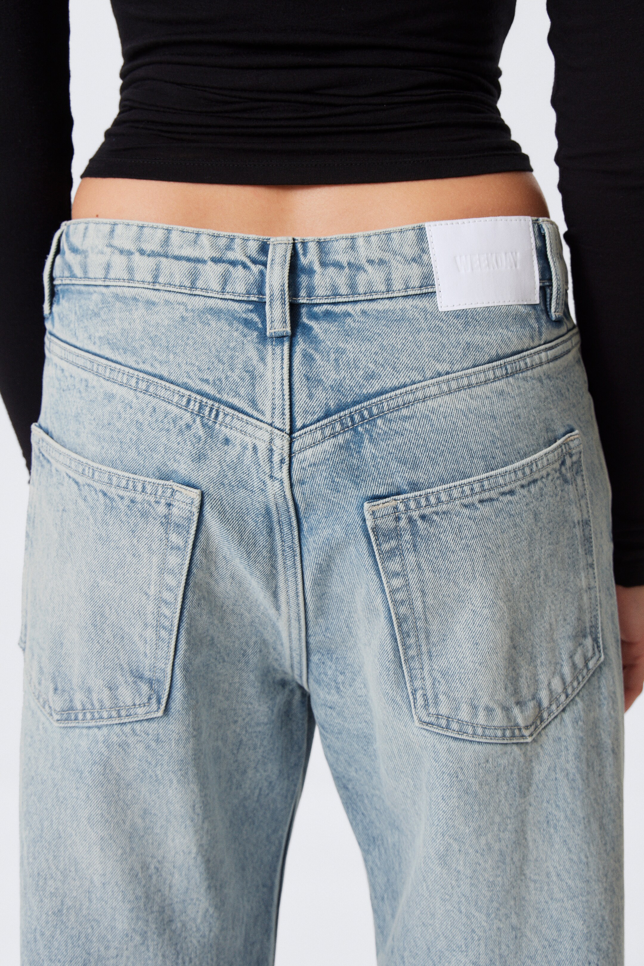 Visa större bild: Missy Low Waist Loose Straight Leg Jeans - Notus Blue - Ljusblå - DAM | H&M SE 5