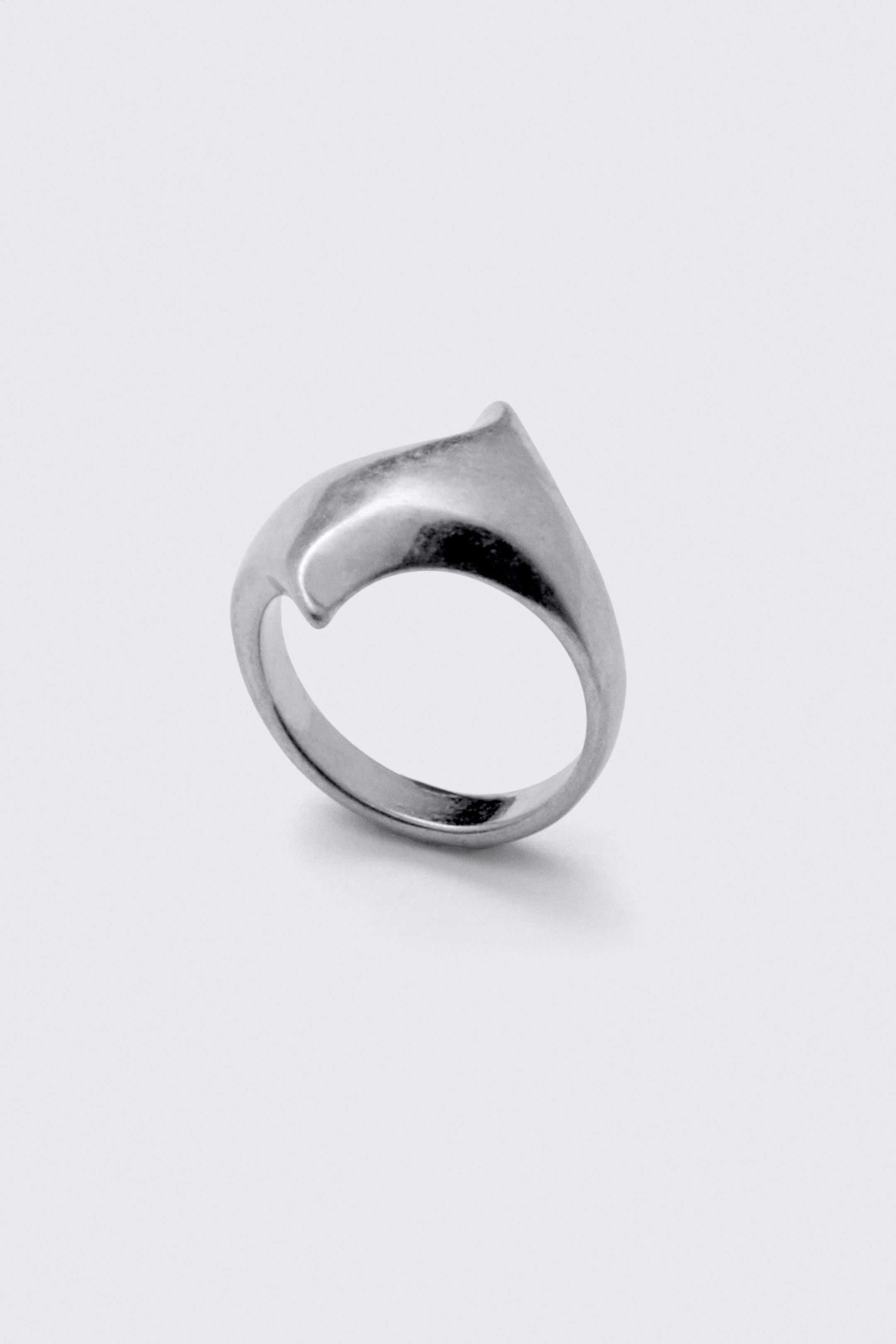 Silver - Sculptural Claw Ring - 2