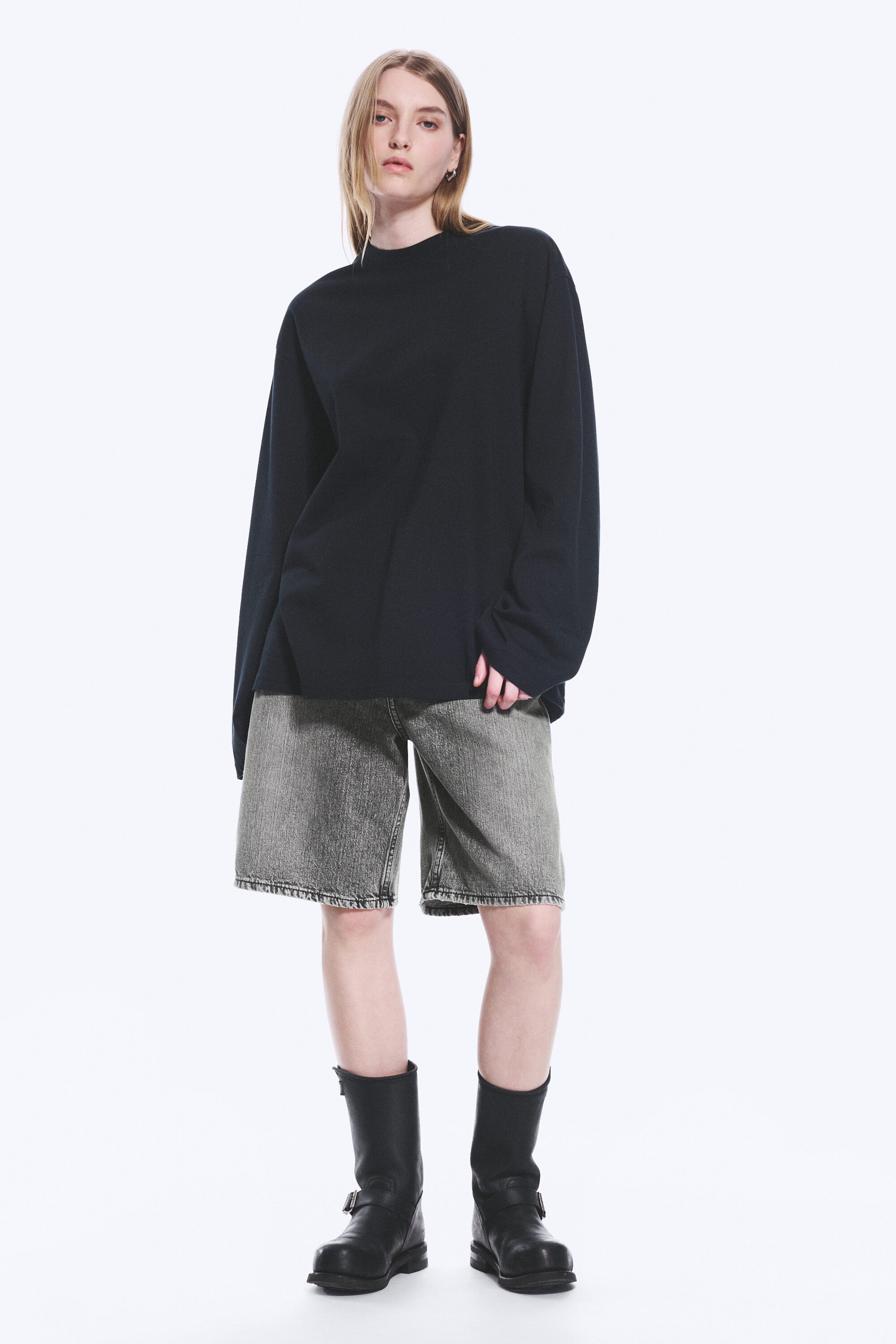 Dunkles Marineblau - Oversized-T-Shirt mit langen Ärmeln - 2