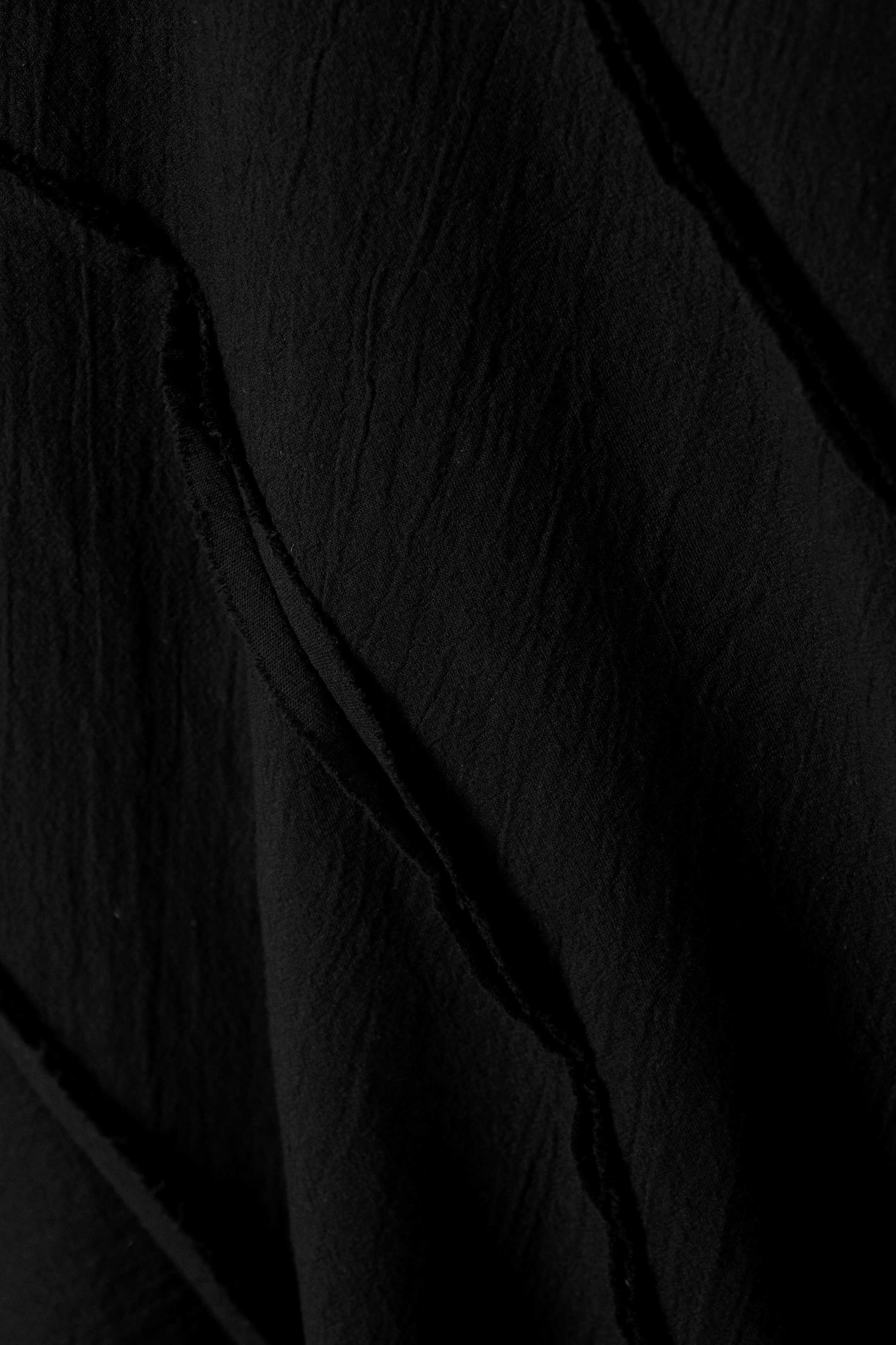 Black - Mid Rise Curved Seam Midi Skirt - 5