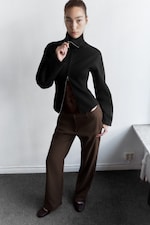 Svart - Figurnær sweatshirt med glidelås - 0