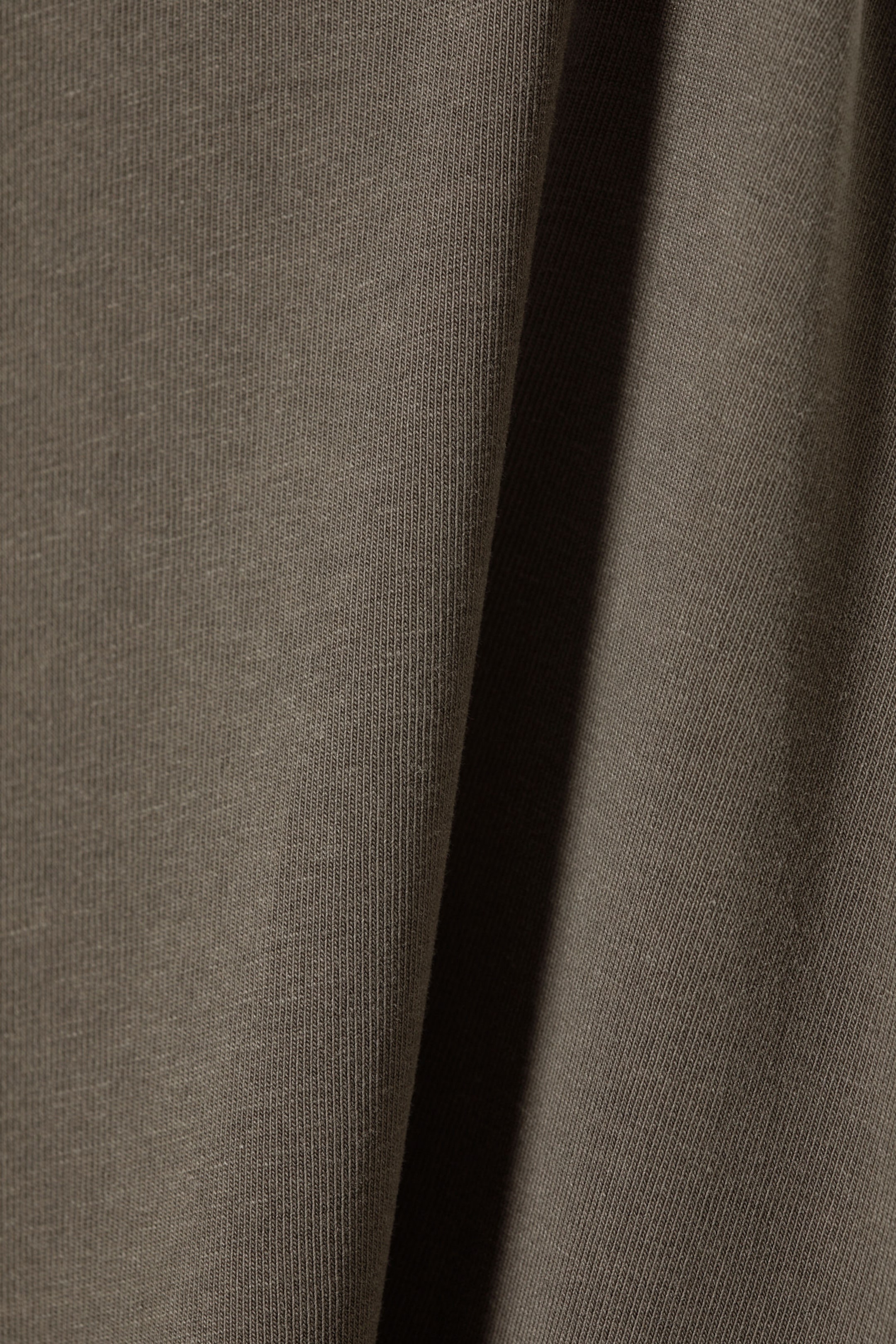 Donker taupe met wassing - Gedrapeerde maxi-jurk met lange mouwen en split - 5