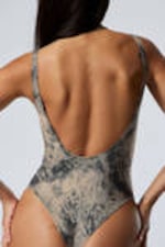 Dark Mole - Scribble - Low Back Printed Scoop Neck Swimsuit - 2