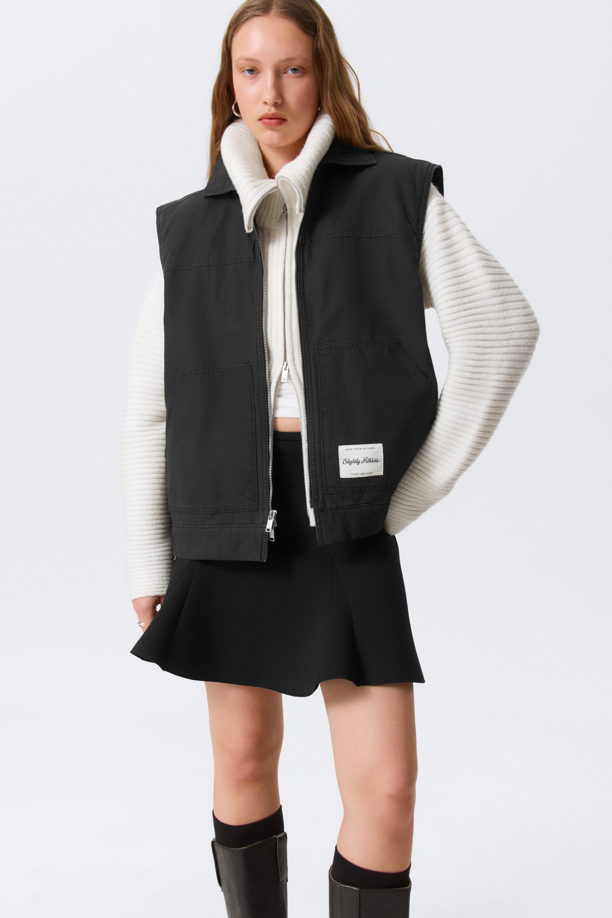 Leicht wattierte Canvas-Weste mit Reißverschluss - Schwarz/Braun