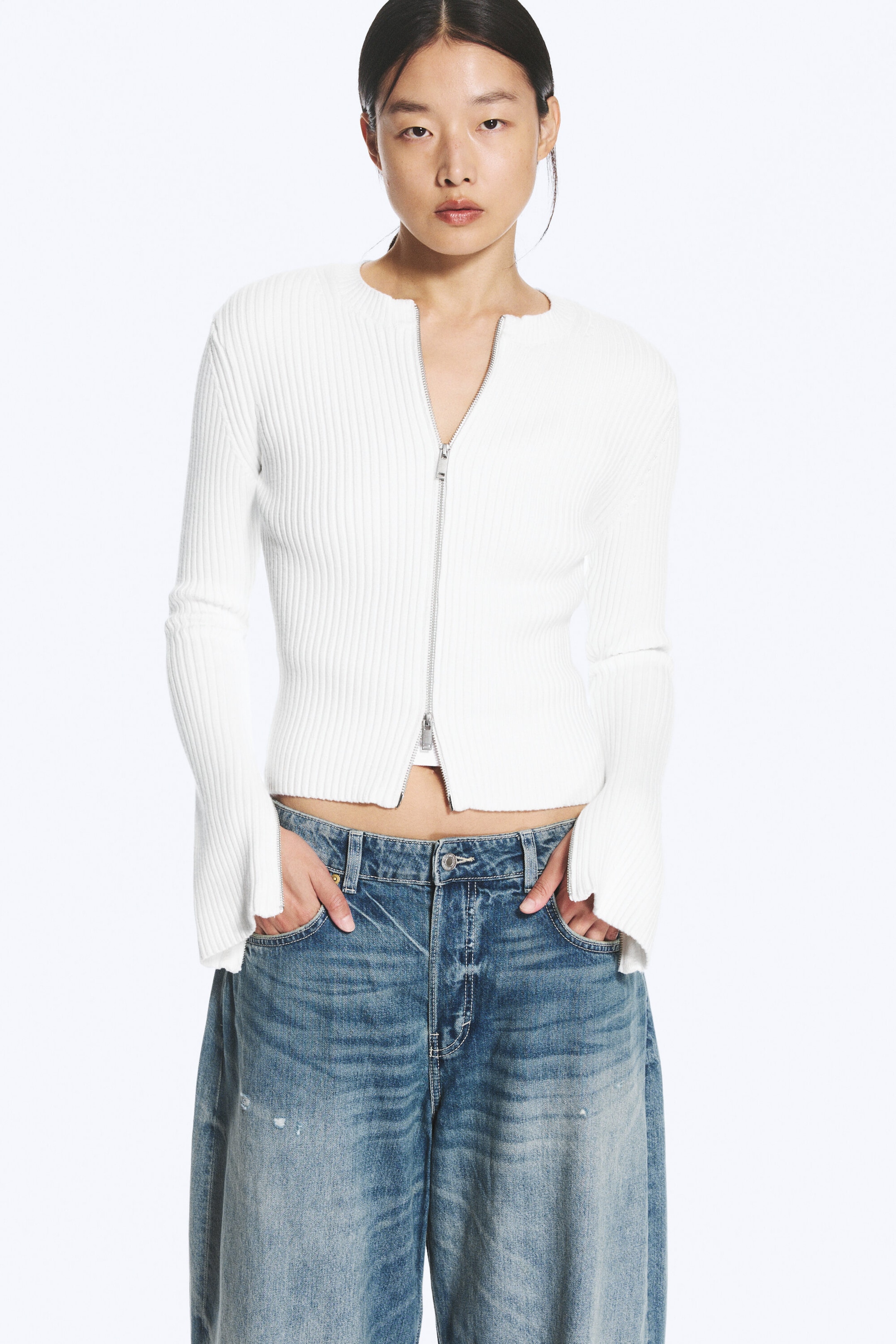 Offwhite - Taillierter Ripp-Cardigan mit Reißverschluss - 1