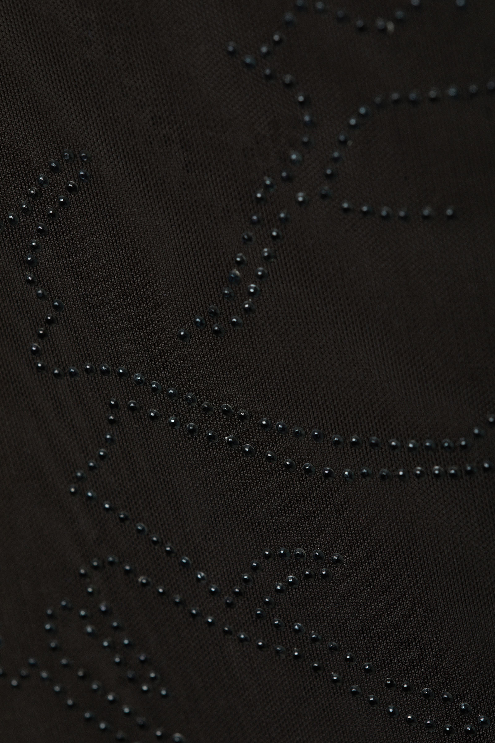 【お値下げしました】MEER.  SLEEVE TWIST TOP / BLK Intricate Pattern Wrap Knit Top | Wolford United States