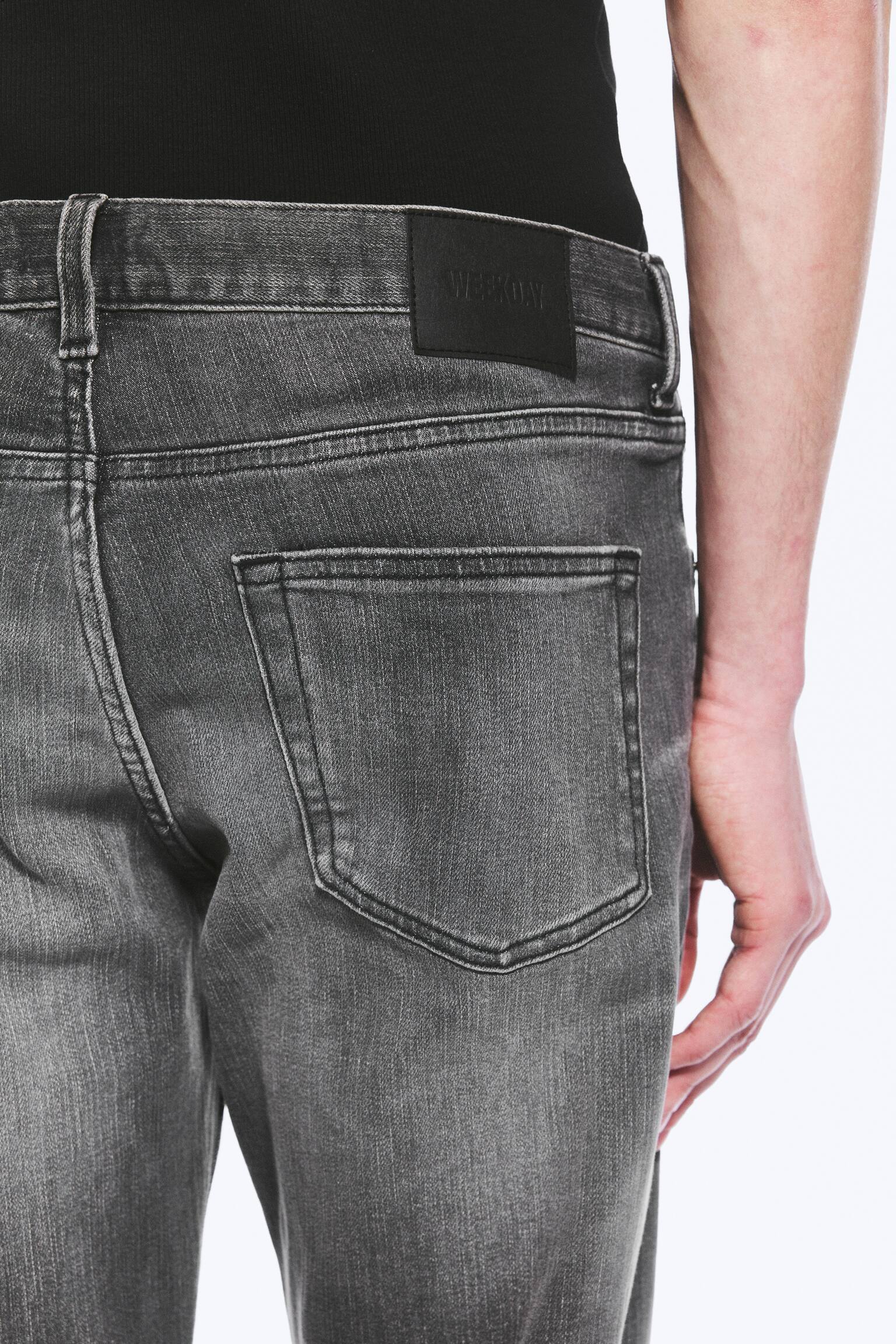 Low Rise Slim Sttraight Leg Jeans - Radio Black - Black - 3