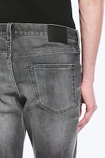 Radio Black - Svart - Low Waist Slim Straight Leg Jeans - 4