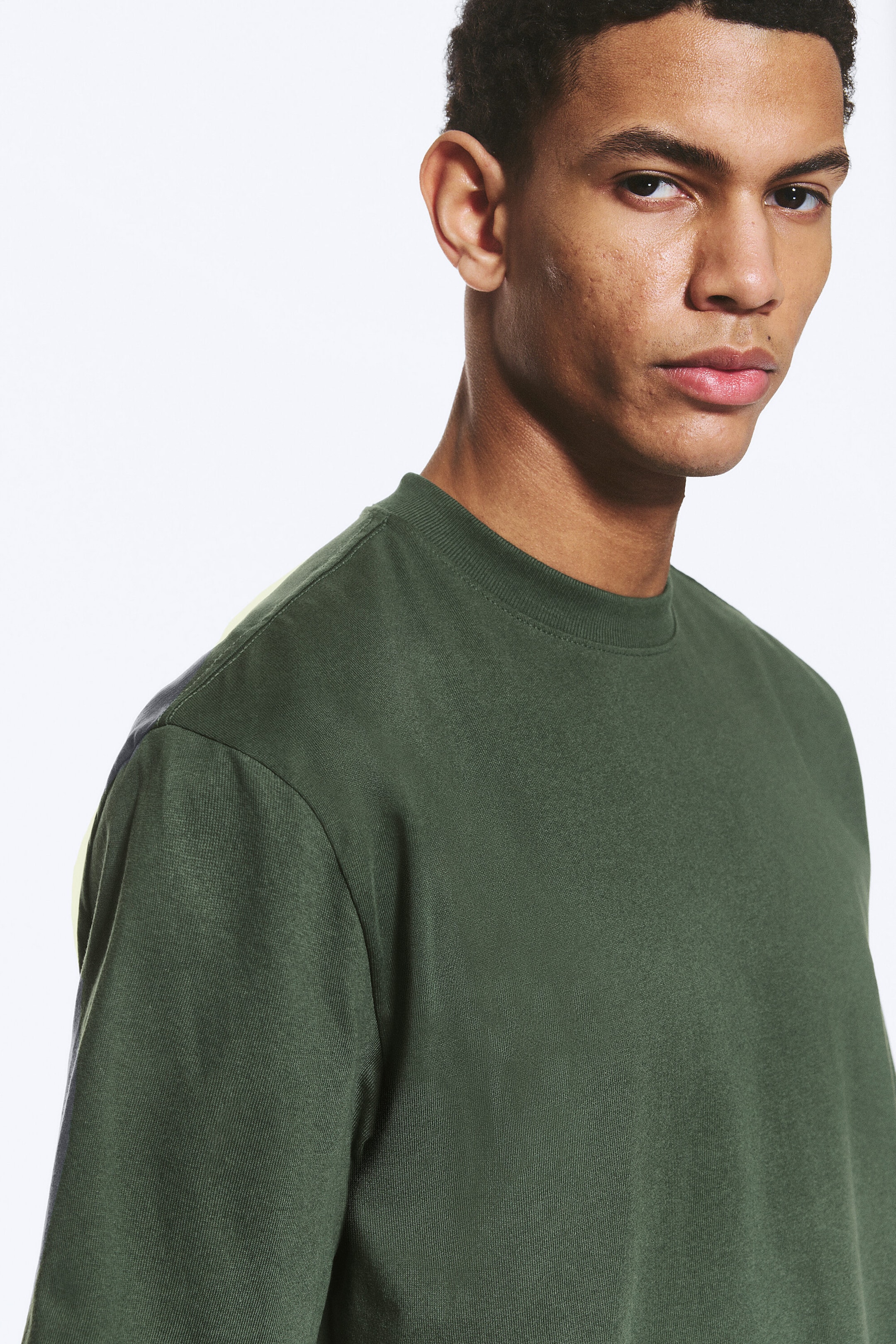 Dunkelgrün - Locker geschnittenes T-Shirt - 2