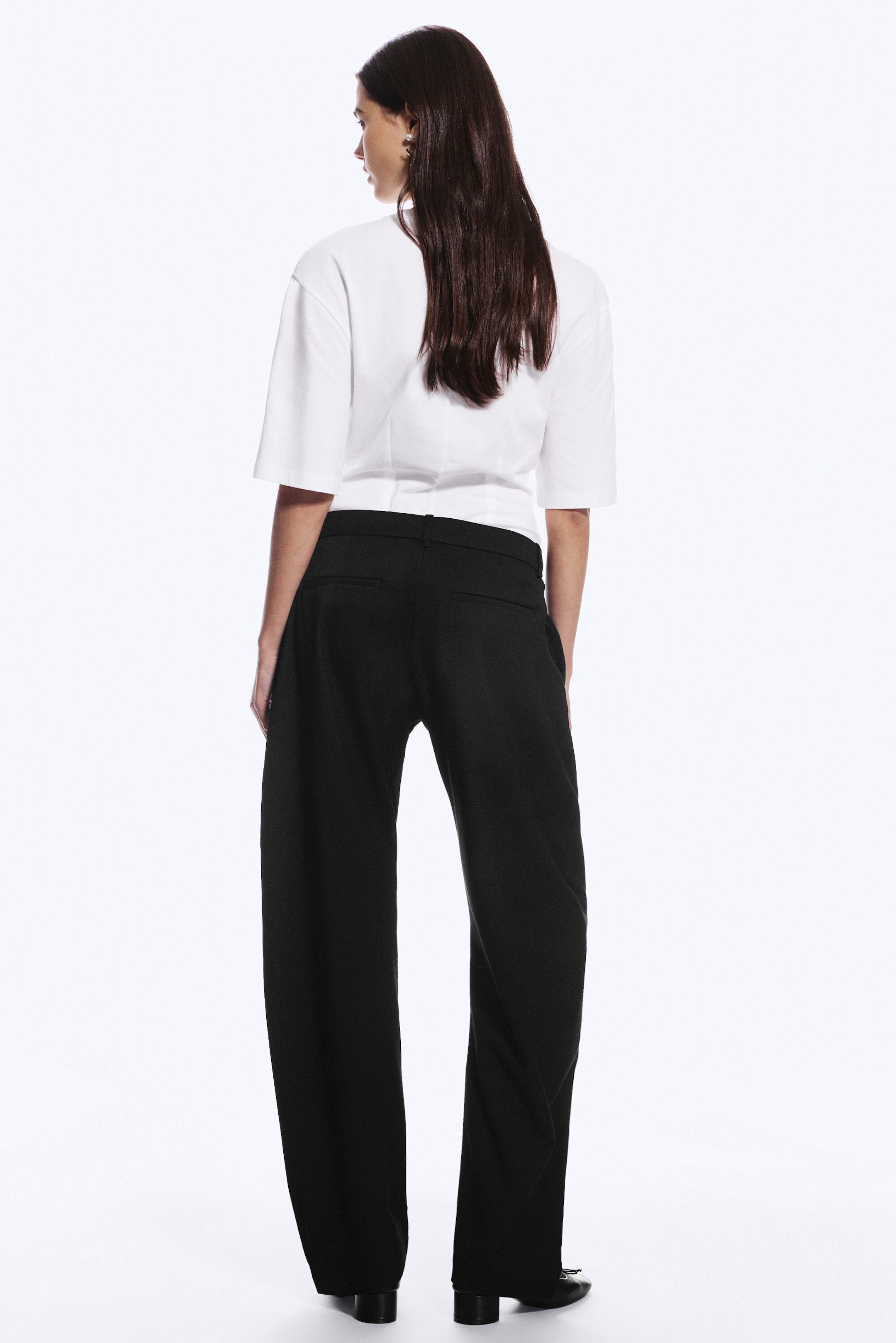 Black - Loose Fit Barrel Leg Suiting Trousers - 4
