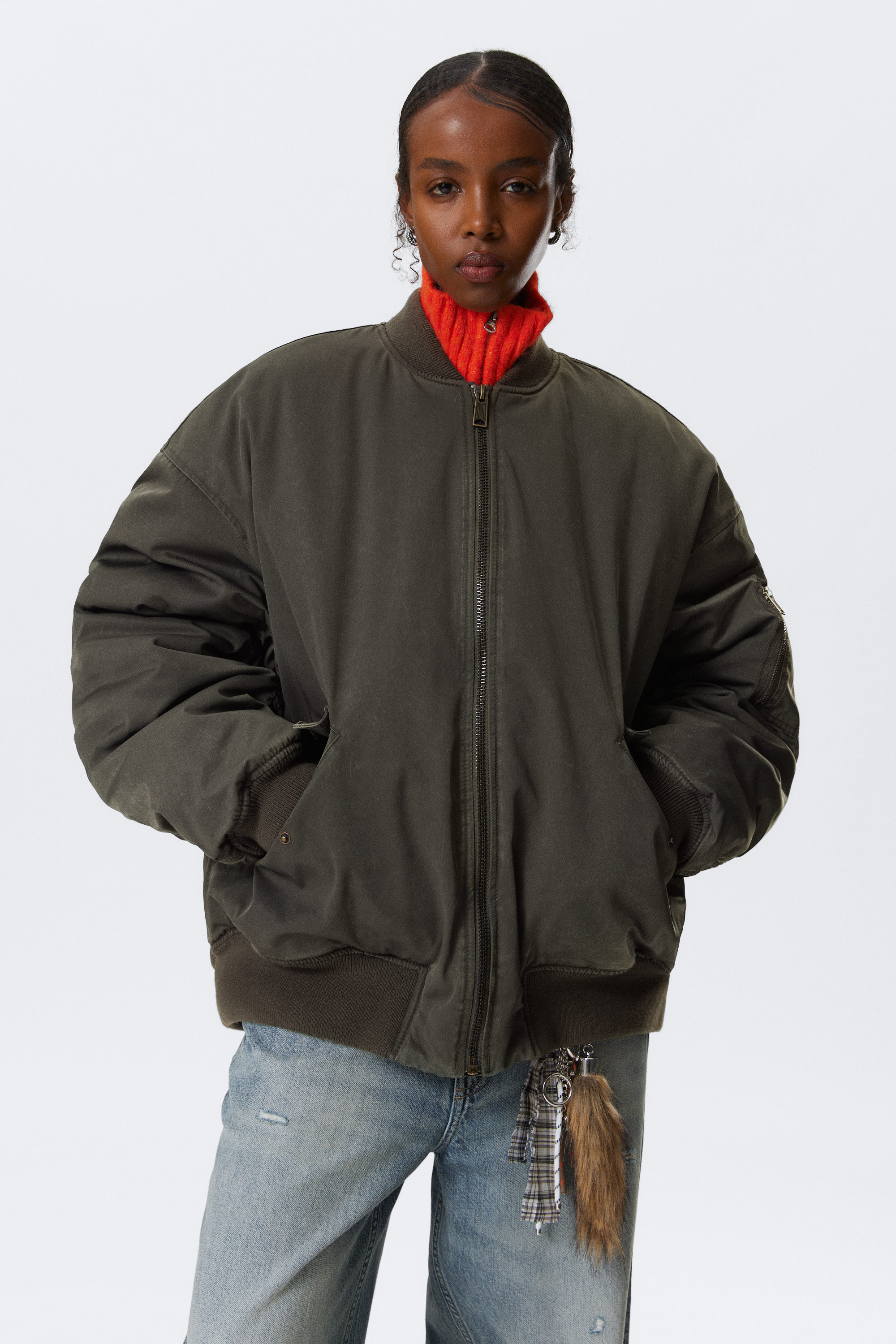 Staubiges Maulwurfsgrau - Oversized Bomberjacke aus Twill - 2