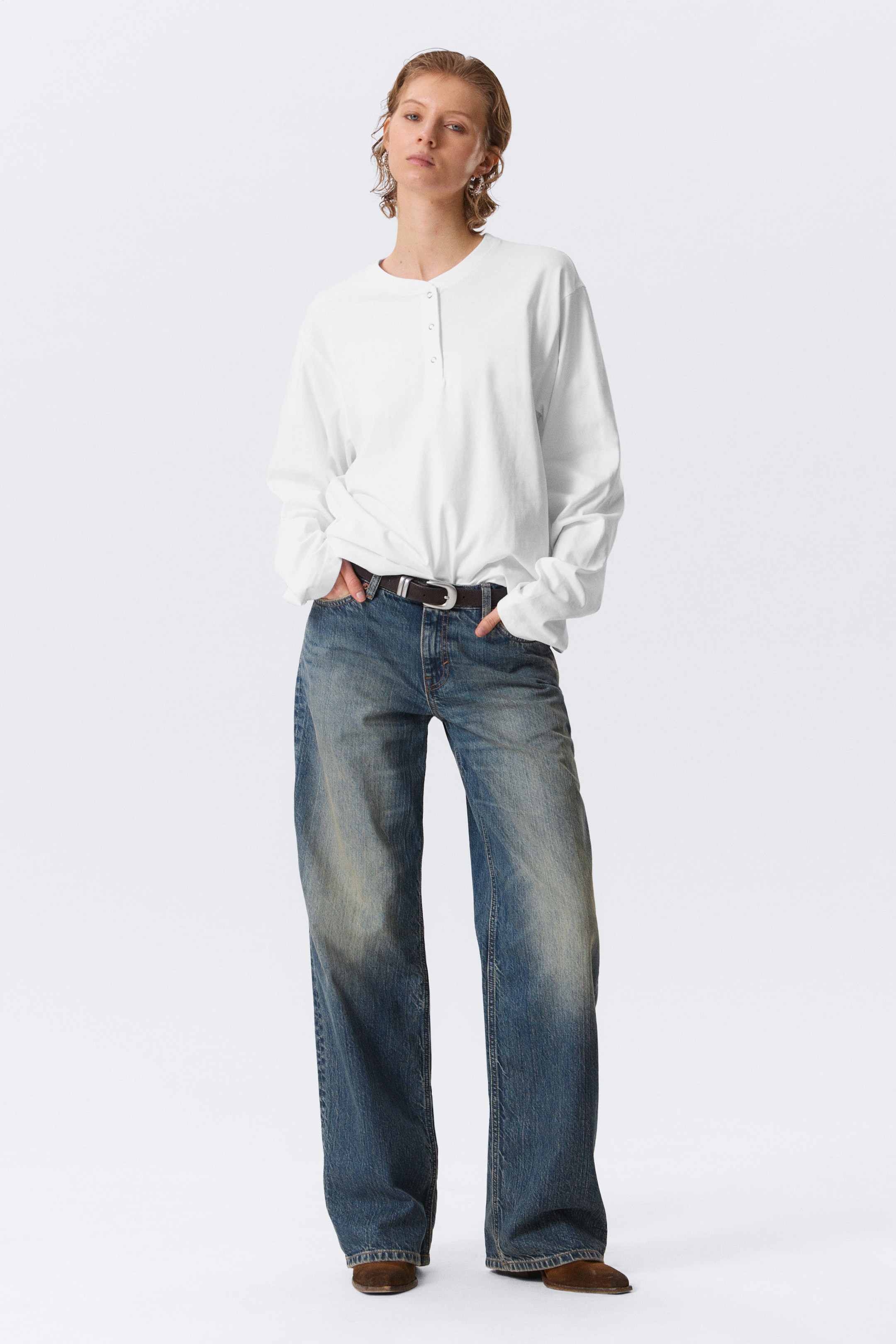 Vit - Boxig långärmad henley-t-shirt - 2