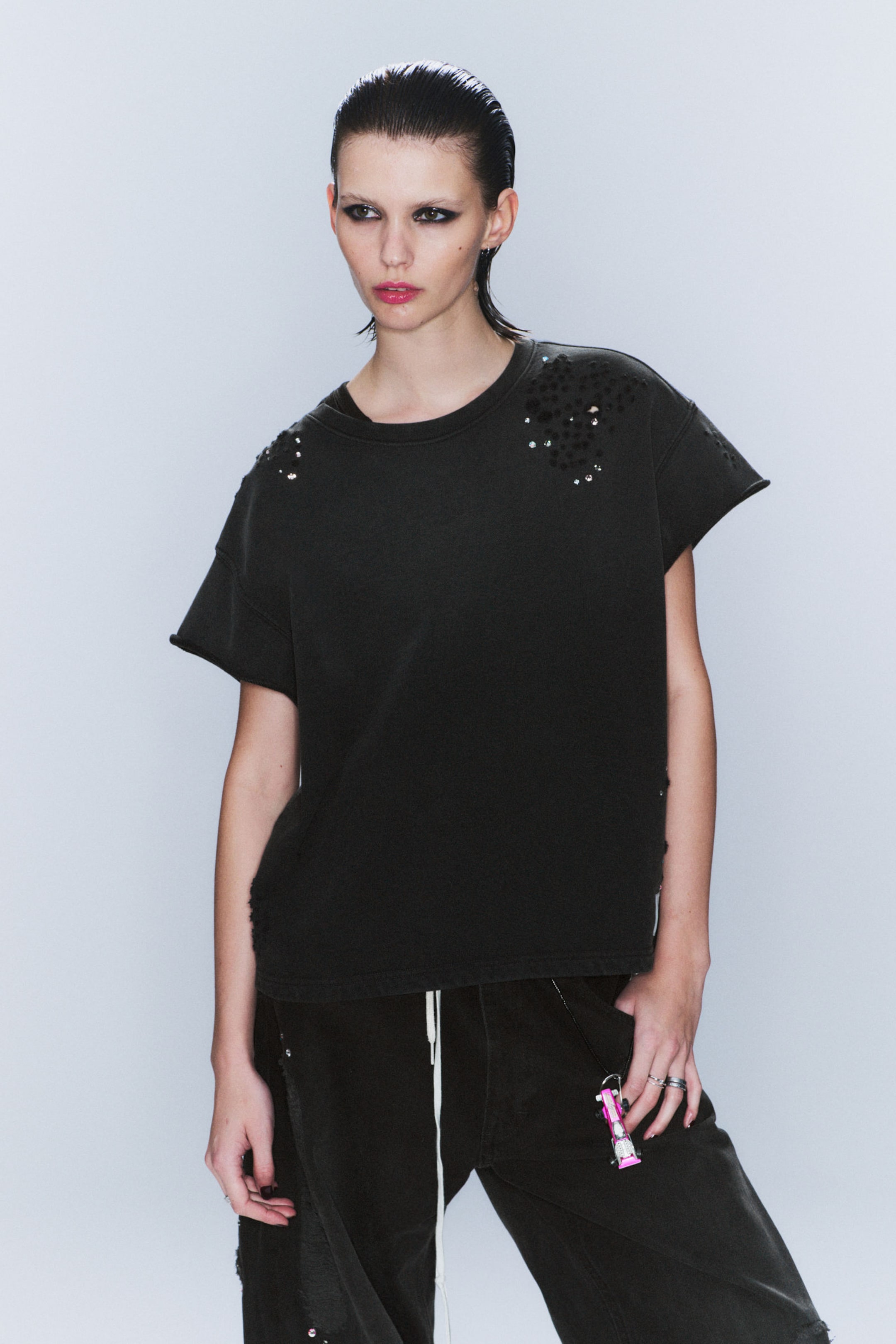 Vervaagd zwart - CM x LB boxy uniseks T-shirt met kristallen - 1