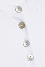 Vit - Pärlknappar - Ärmlös jerseytop med pärlknappar - 1