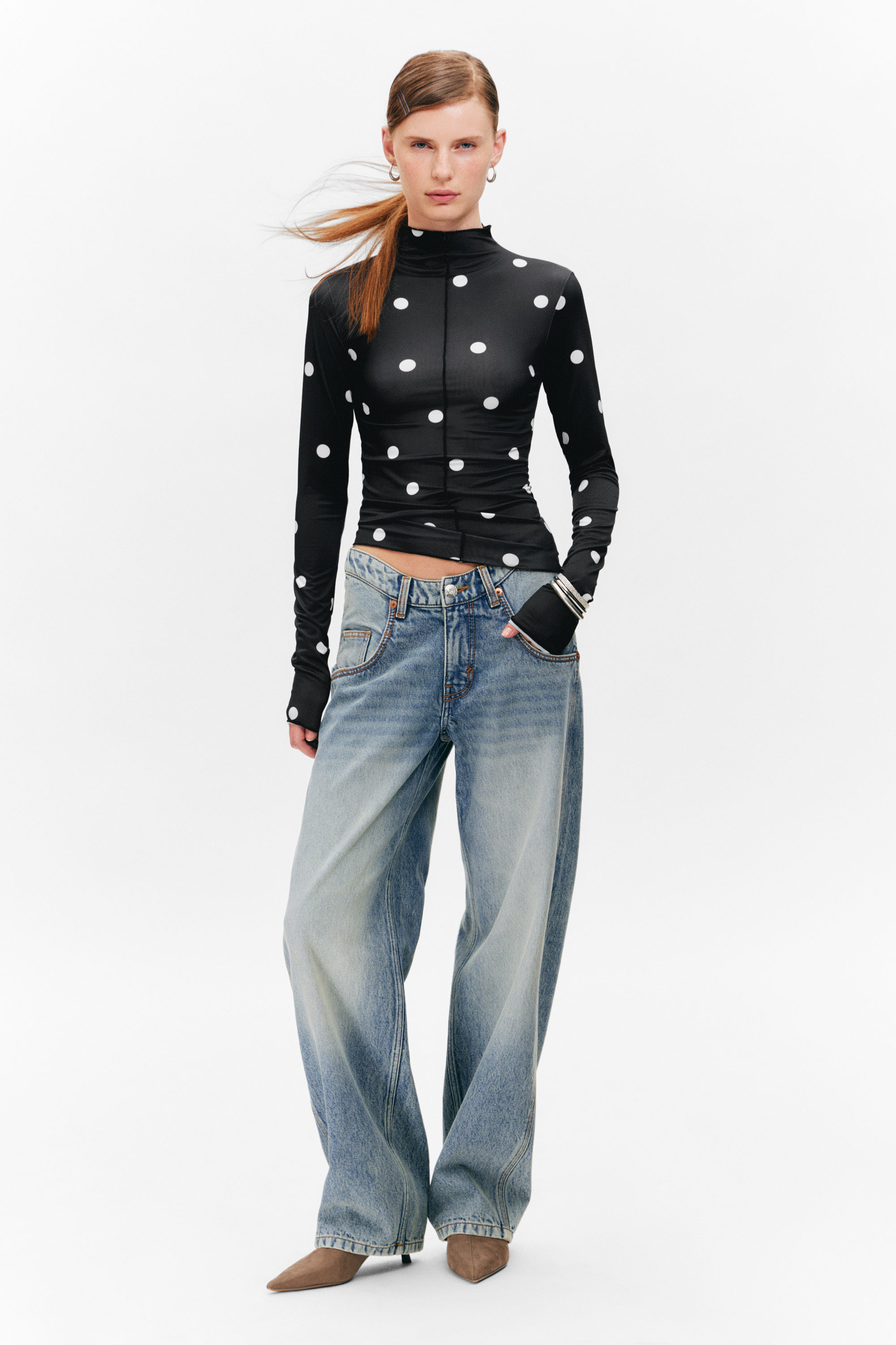 Svart - Smal långärmad topp med mock-neck - 2