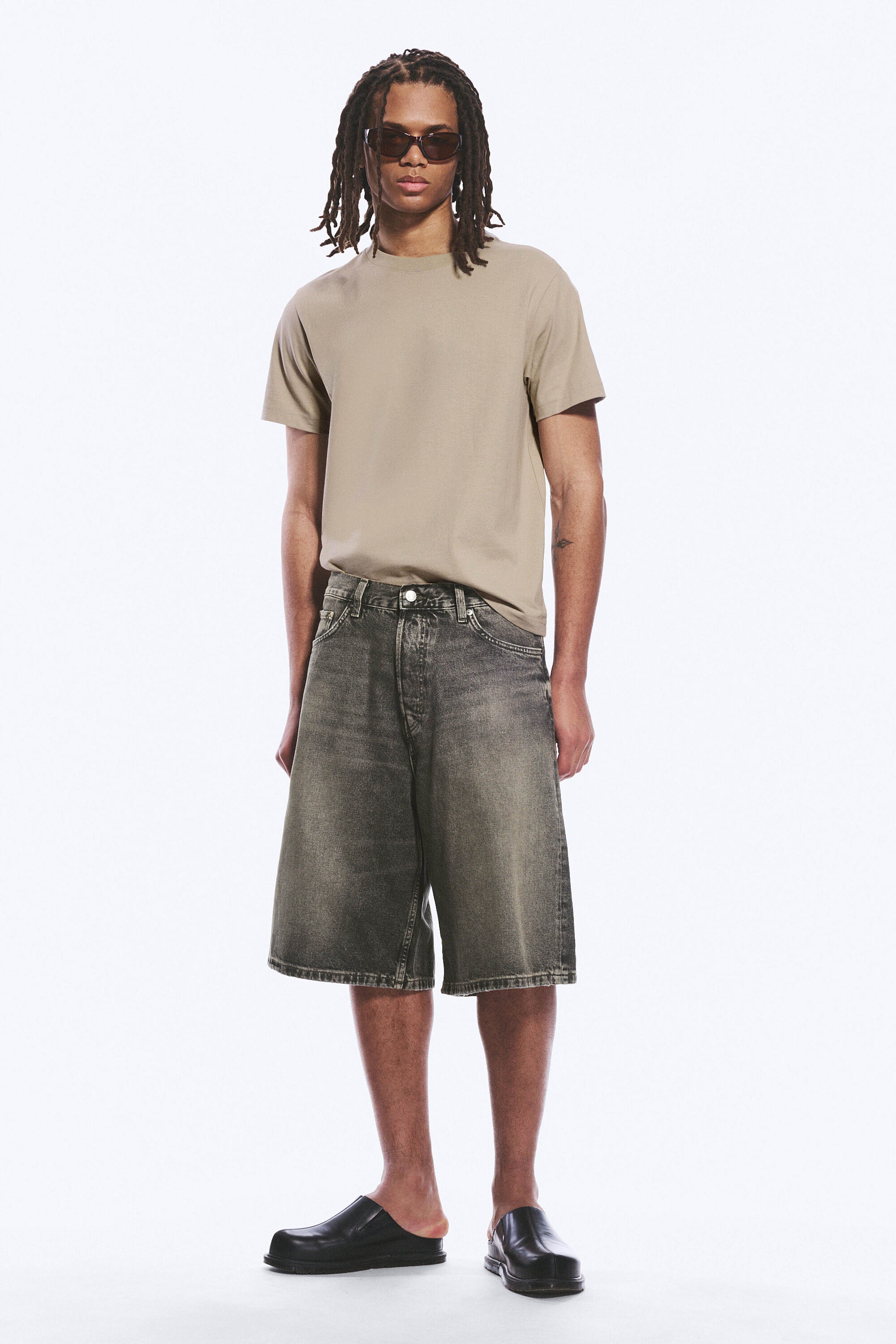 Redondo Black - Schwarz - Astro Mid Waist Loose Baggy Denim Shorts - 2