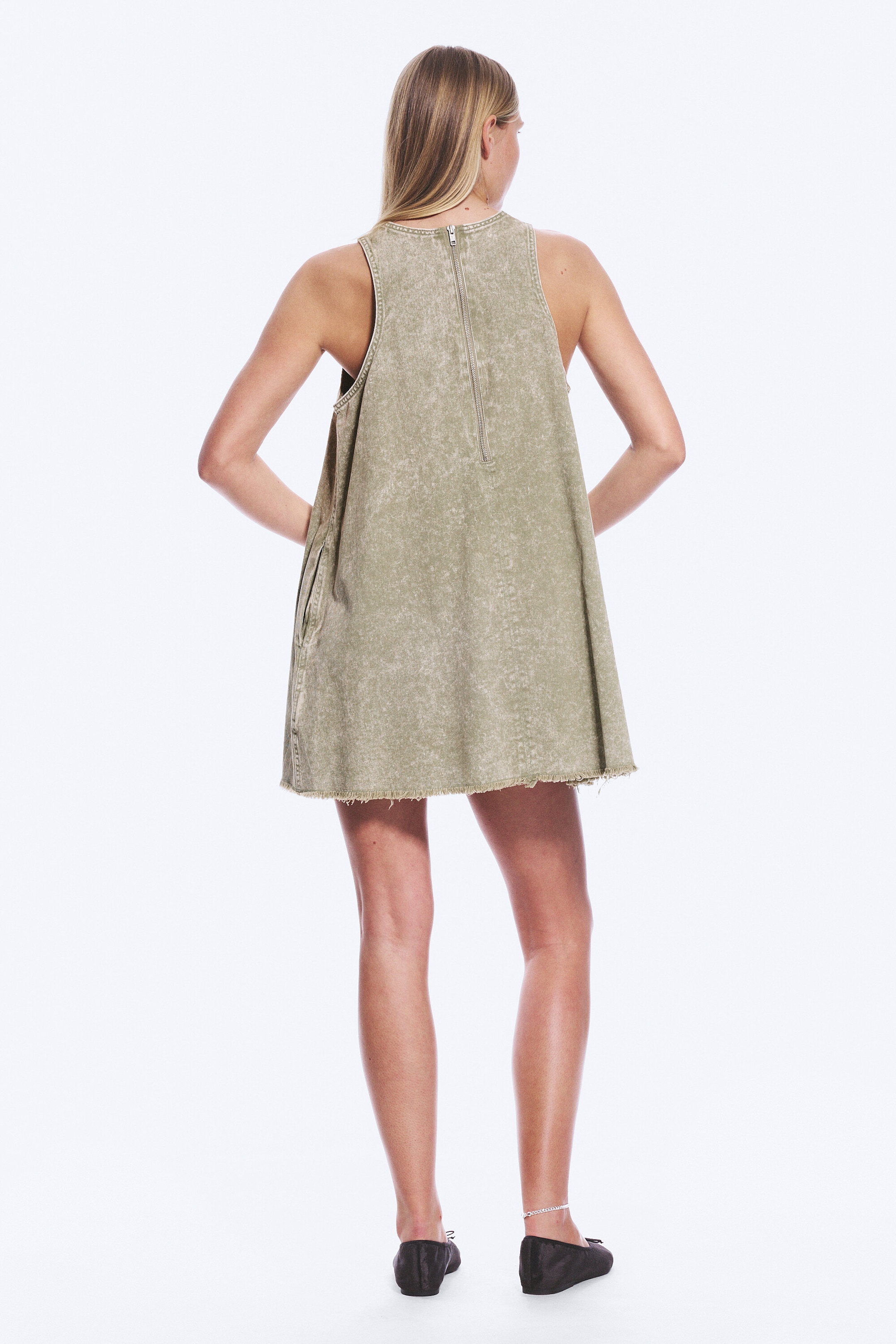 Verwaschenes Khakigrün - Ärmelloses Minikleid aus Baumwoll-Twill - 3