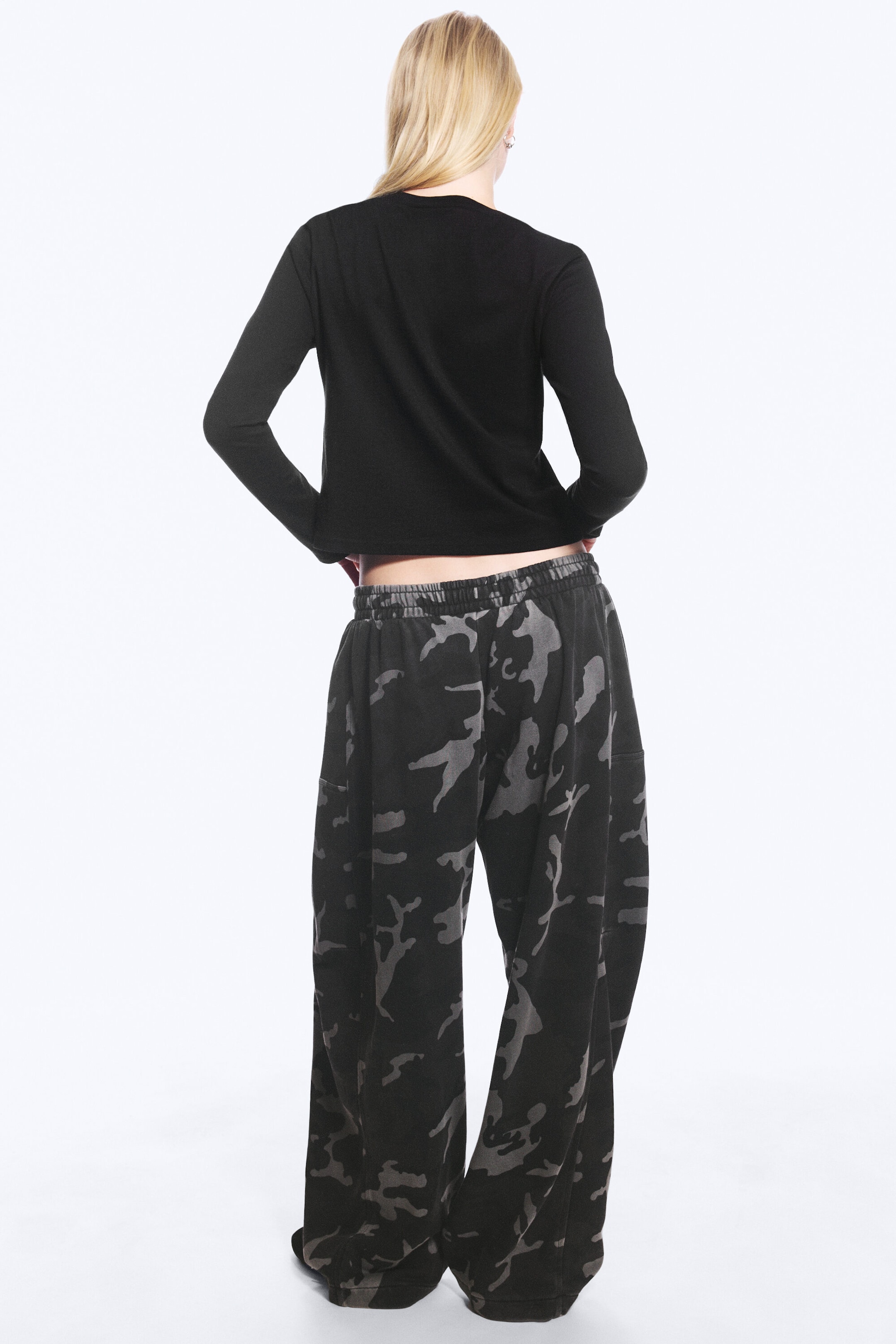 Schwarz - Schmal geschnittenes Longsleeve-Baumwolloberteil - 3