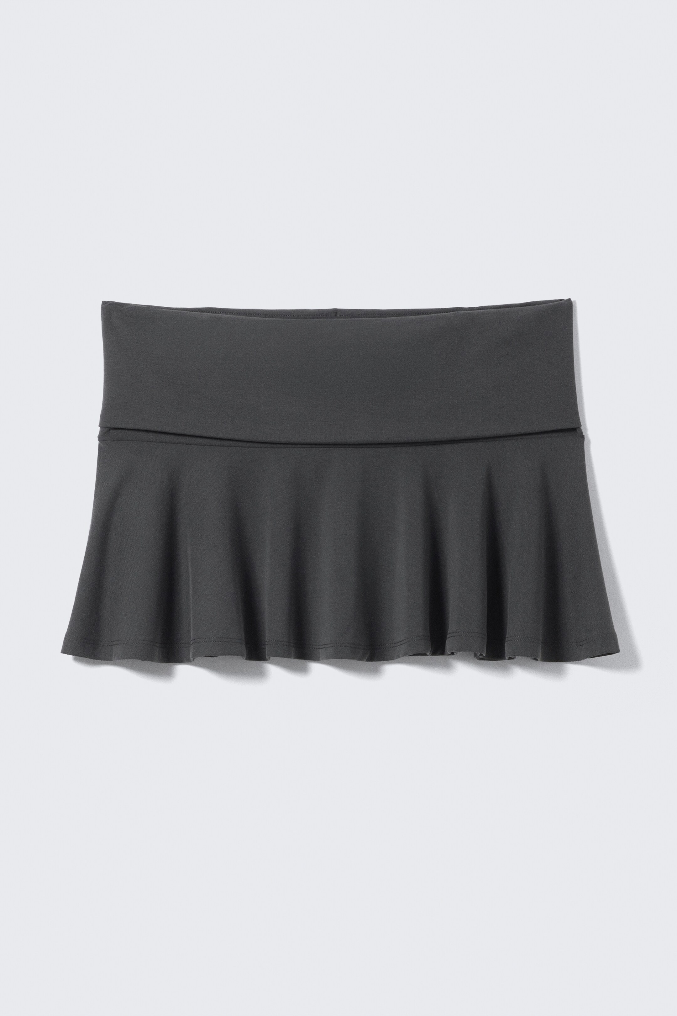 Grotere afbeelding bekijken: Wijd uitlopende minirok met halfhoge taille - Zwart - DAMES | H&M NL 4