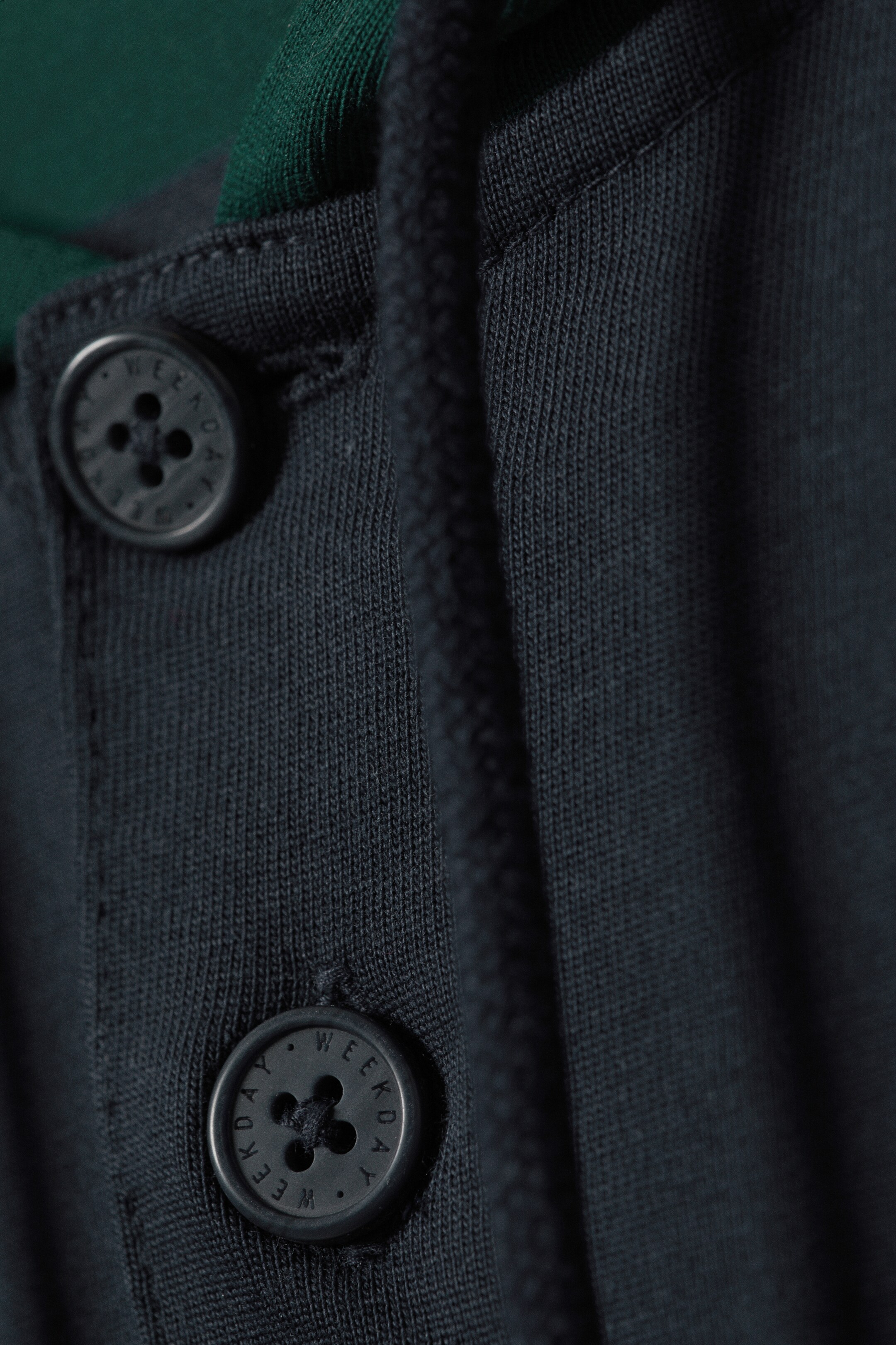 Visualizza immagine più grande: Felpa da rugby loose a righe con cappuccio - Righe blu scuro e verde scuro - UOMO | H&M IT 2