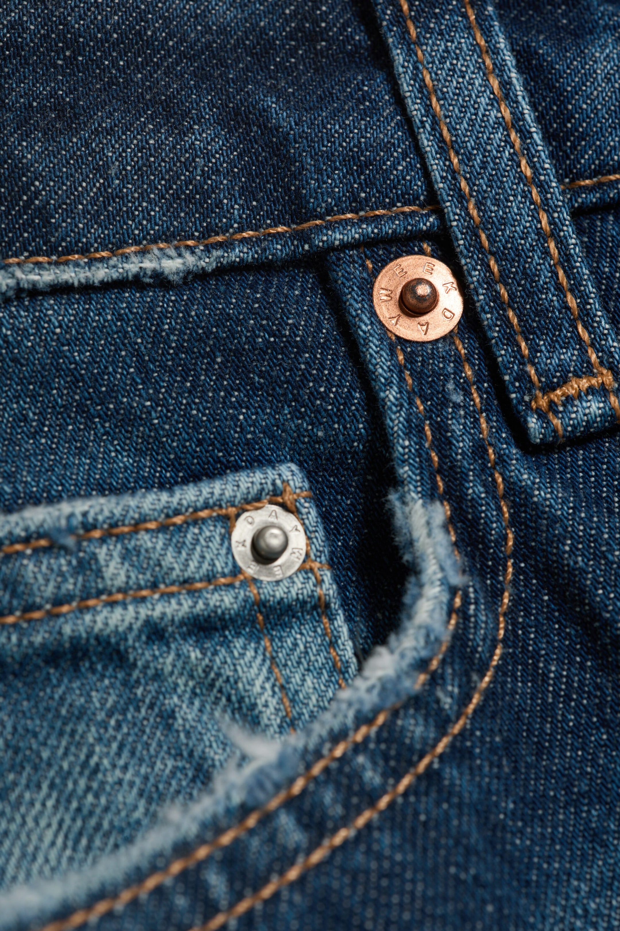 Lightning Blue – middels blå - Andromeda jeans med lavt liv og løs baggy passform - 1