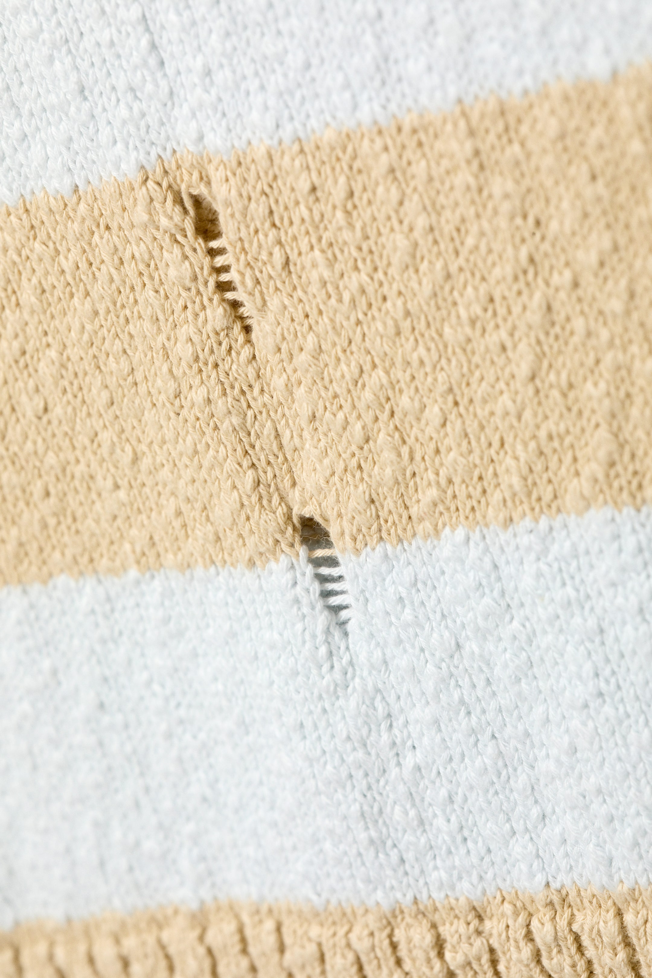 Blau & beige gestreift - Lässige Strickweste im Used-Look - 5