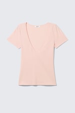 Altrosa - Schmales T-Shirt mit tiefem V-Ausschnitt - 0