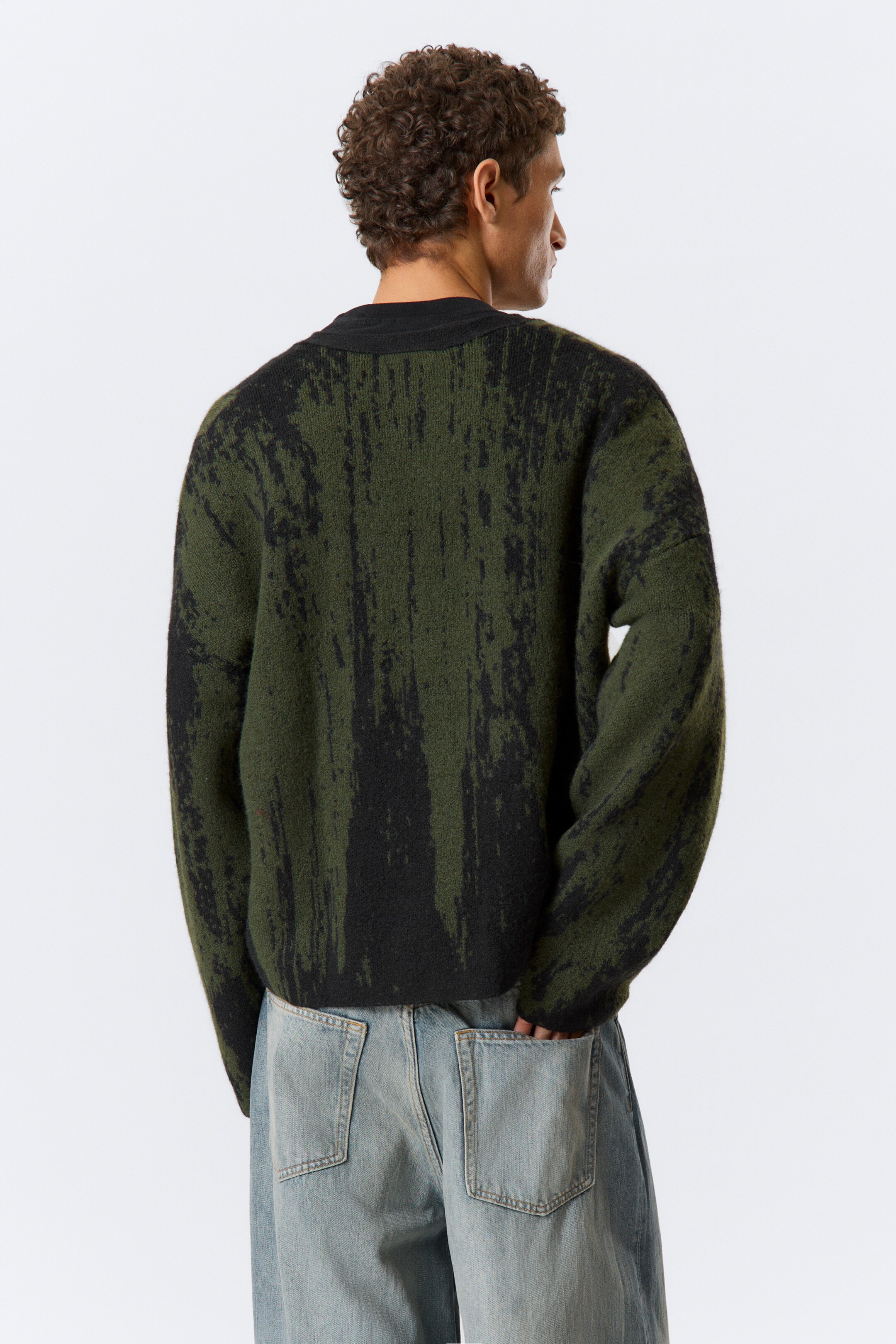 Vezi imaginea mai mare: Cardigan tricotat cu grafică, croială boxy - Negru/Verde Kaki Închis - BĂRBAŢI | H&M RO 4