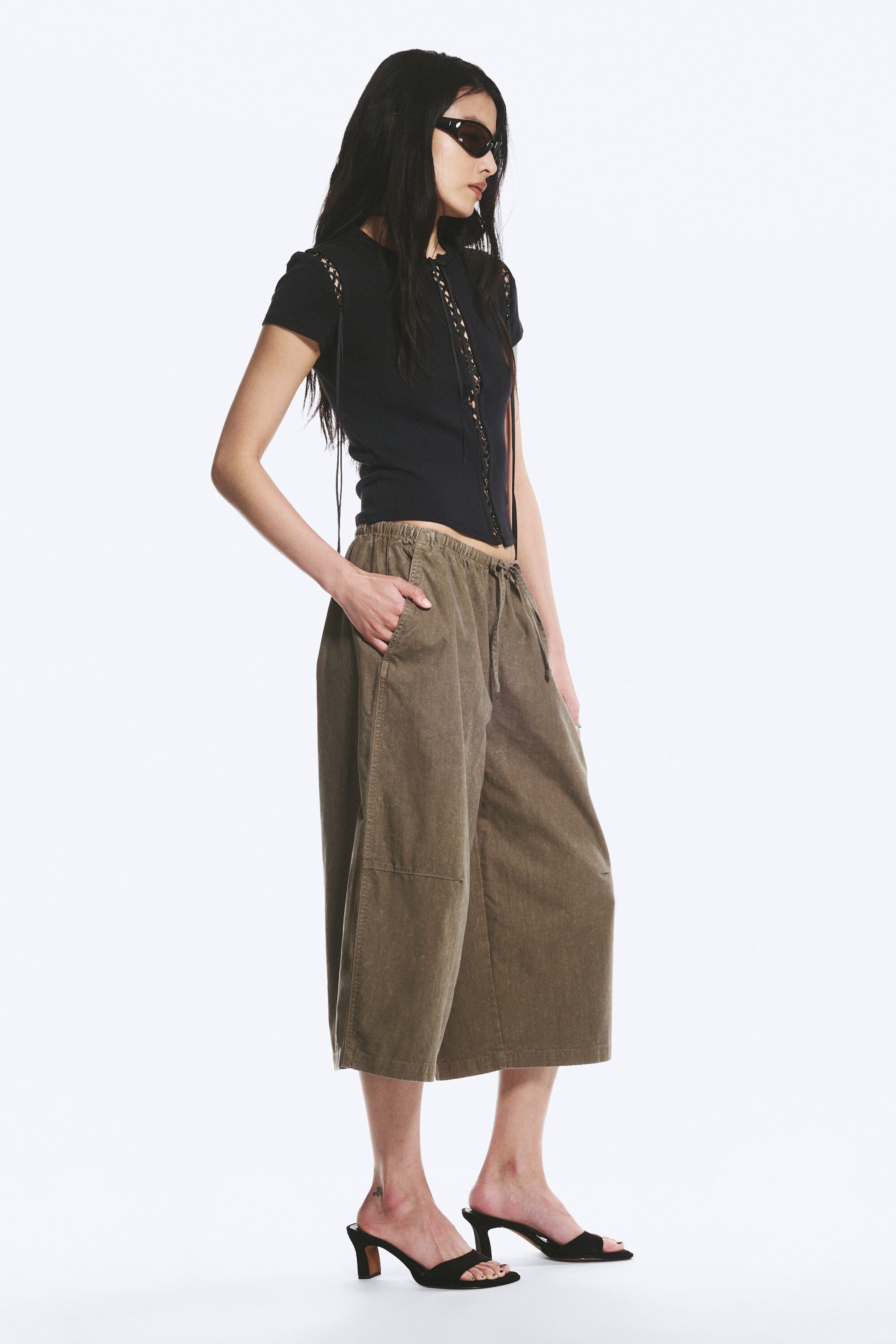 Dark Mole - Low Rise Loose Cropped Trousers - 2