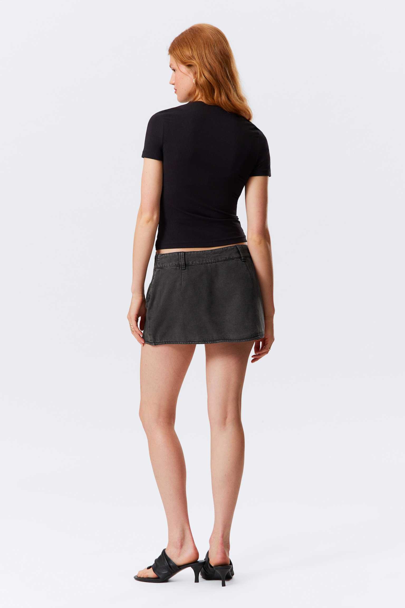 Low Waist Mini Skirt - Vypraná čierna/Black - 3