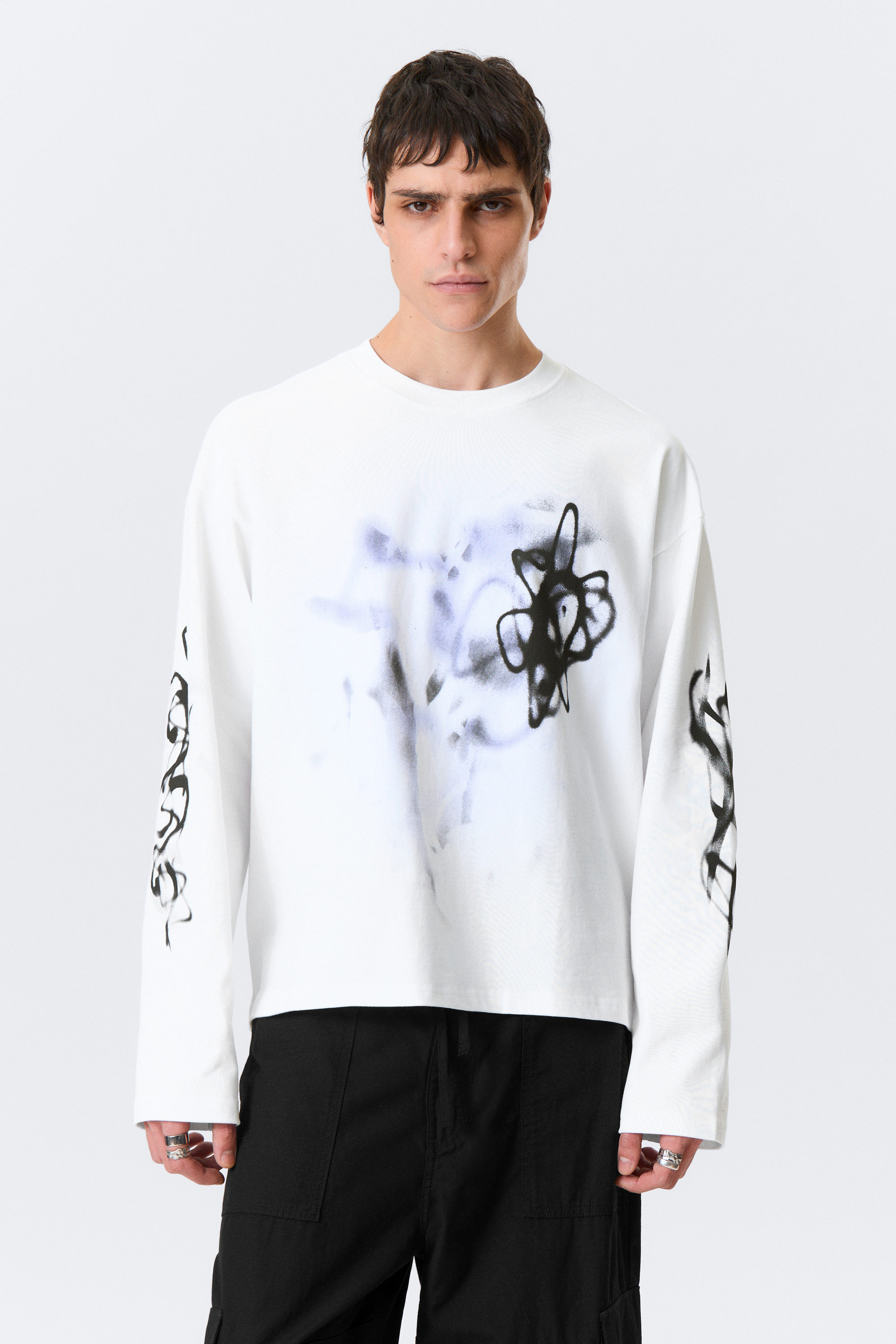 Weiß - Airways - Kastiges Langarmshirt mit Grafikprint - 1